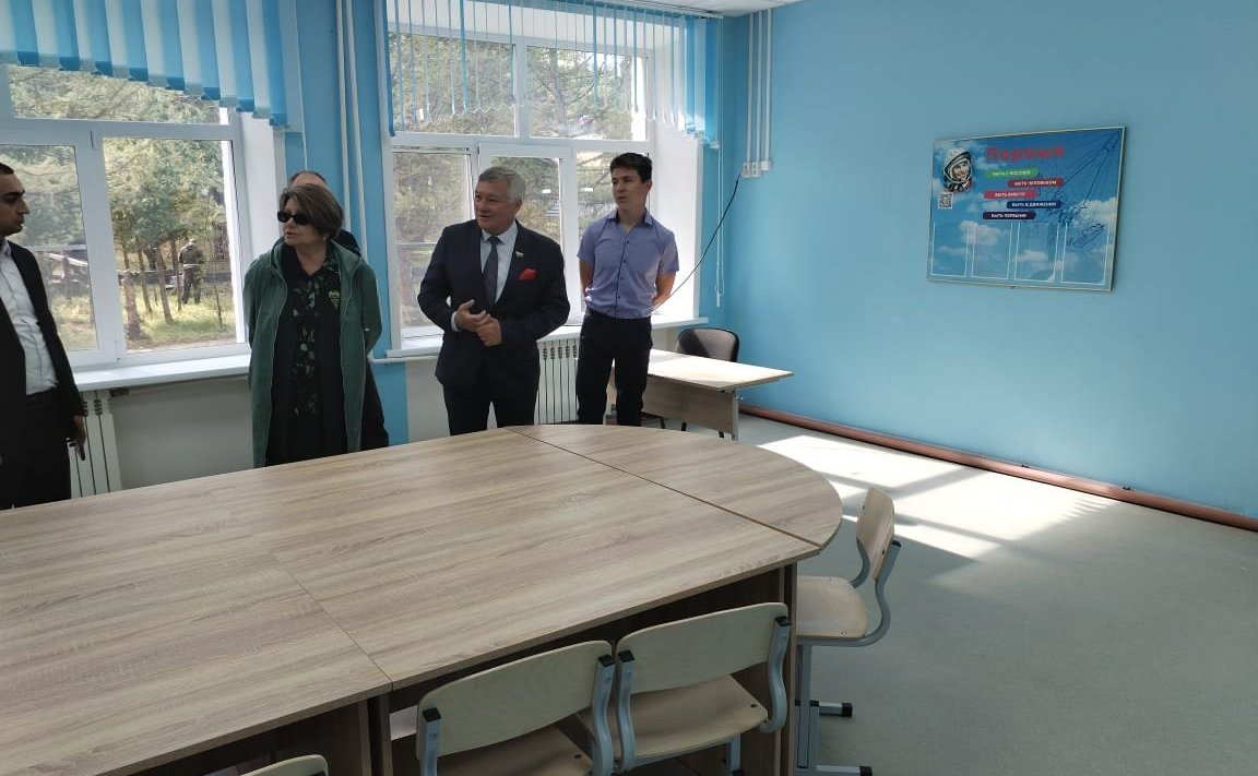 Сергей Михайлов принял участие в торжественном открытии школы после капитального ремонта в селе Тохтор Акшинского округа