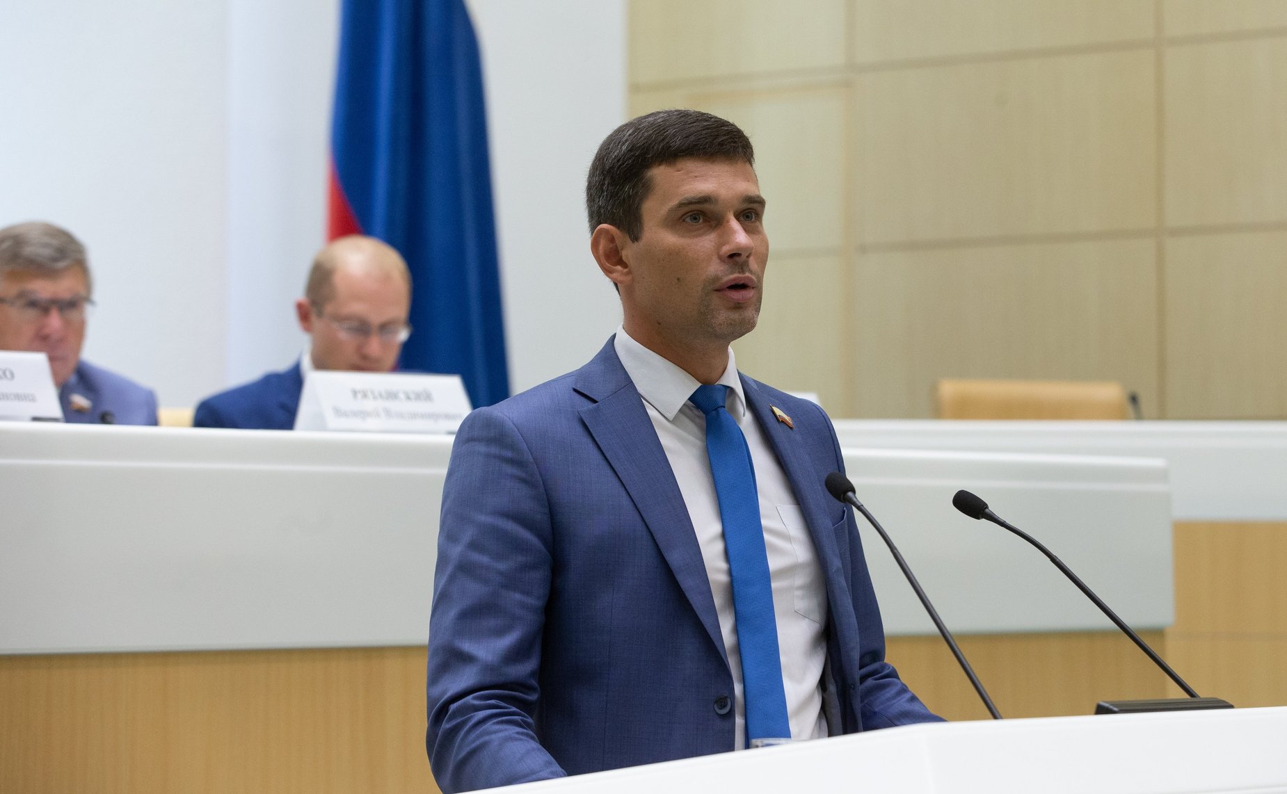 Пленарное заседание Палаты молодых законодателей