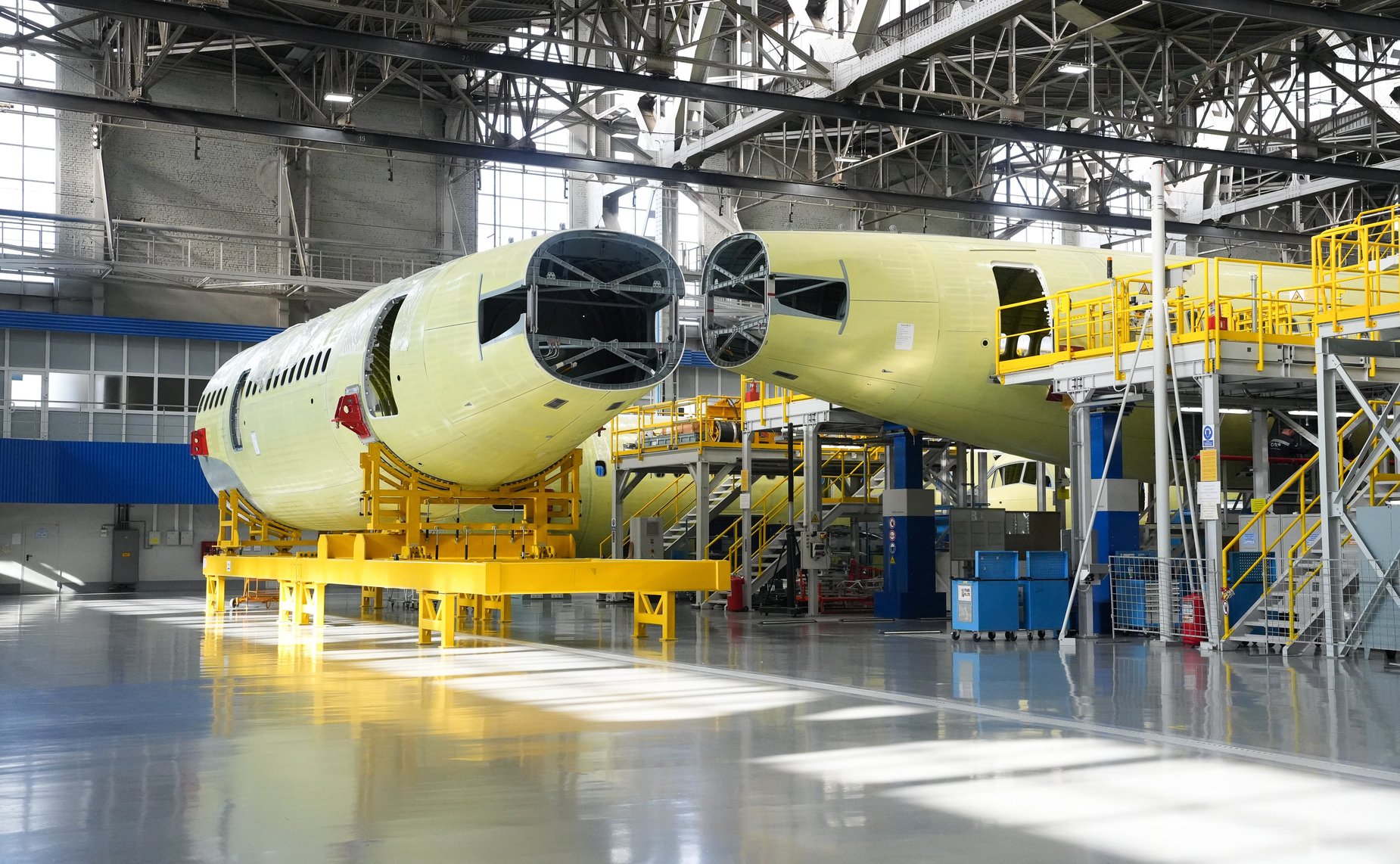 Сенаторы осмотрели цеха Иркутского авиационного завода – Филиала ПАО «Яковлев» и приняли участие в совещании «Перспективы развития гражданской авиации»