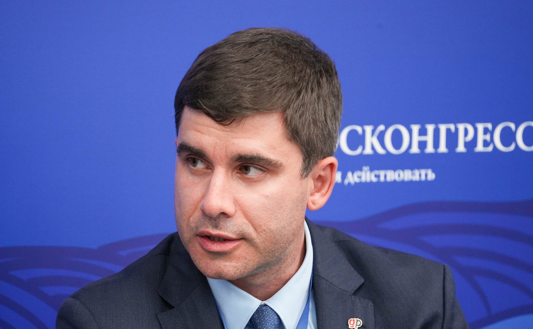Сессия «Возвращаться домой: эффекты САР для бизнеса и для общества». Сенаторы принимают участие в VIII Восточном экономическом форуме
