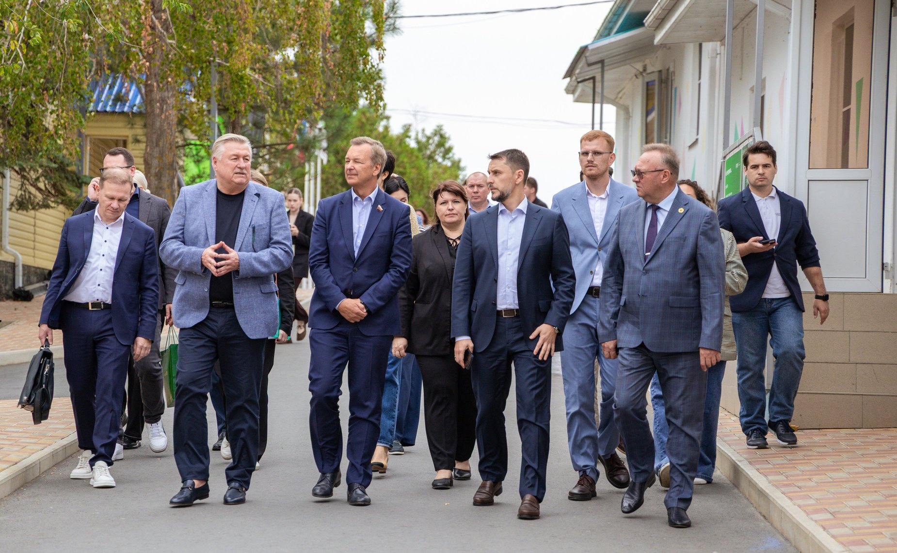 В ходе региональной поездки первый заместитель Председателя СФ Андрей Яцкин посетил ряд объектов и выступил на пленарной дискуссии Всероссийского молодежного образовательного форума «Ростов»