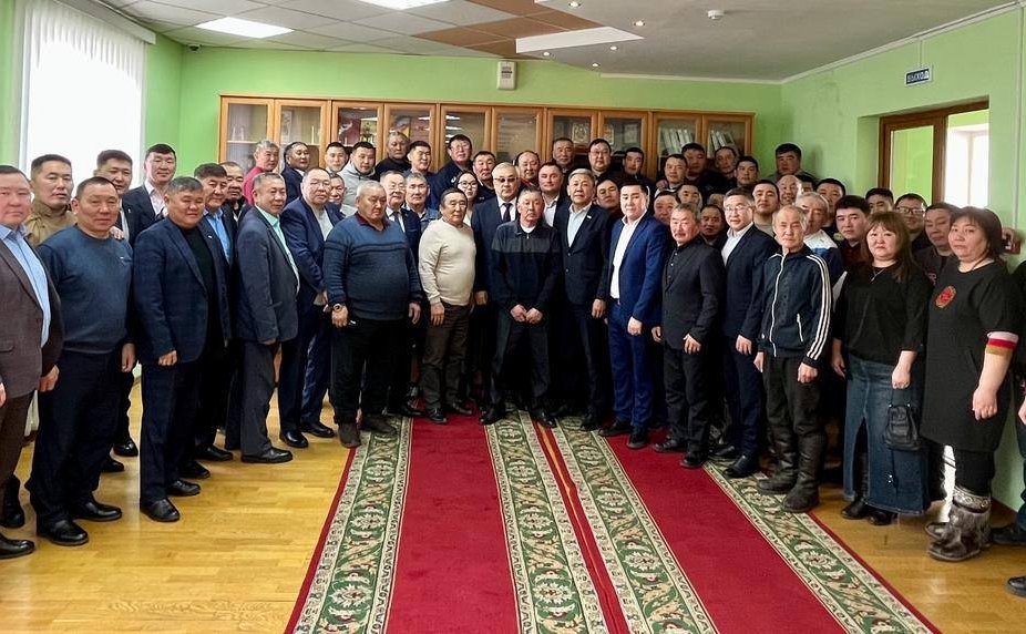 Баир Жамcуев в рамках рабочей поездки в регион принял участие в патриотических мероприятиях в поселке Агинское, посвященных Дню защитника Отечества