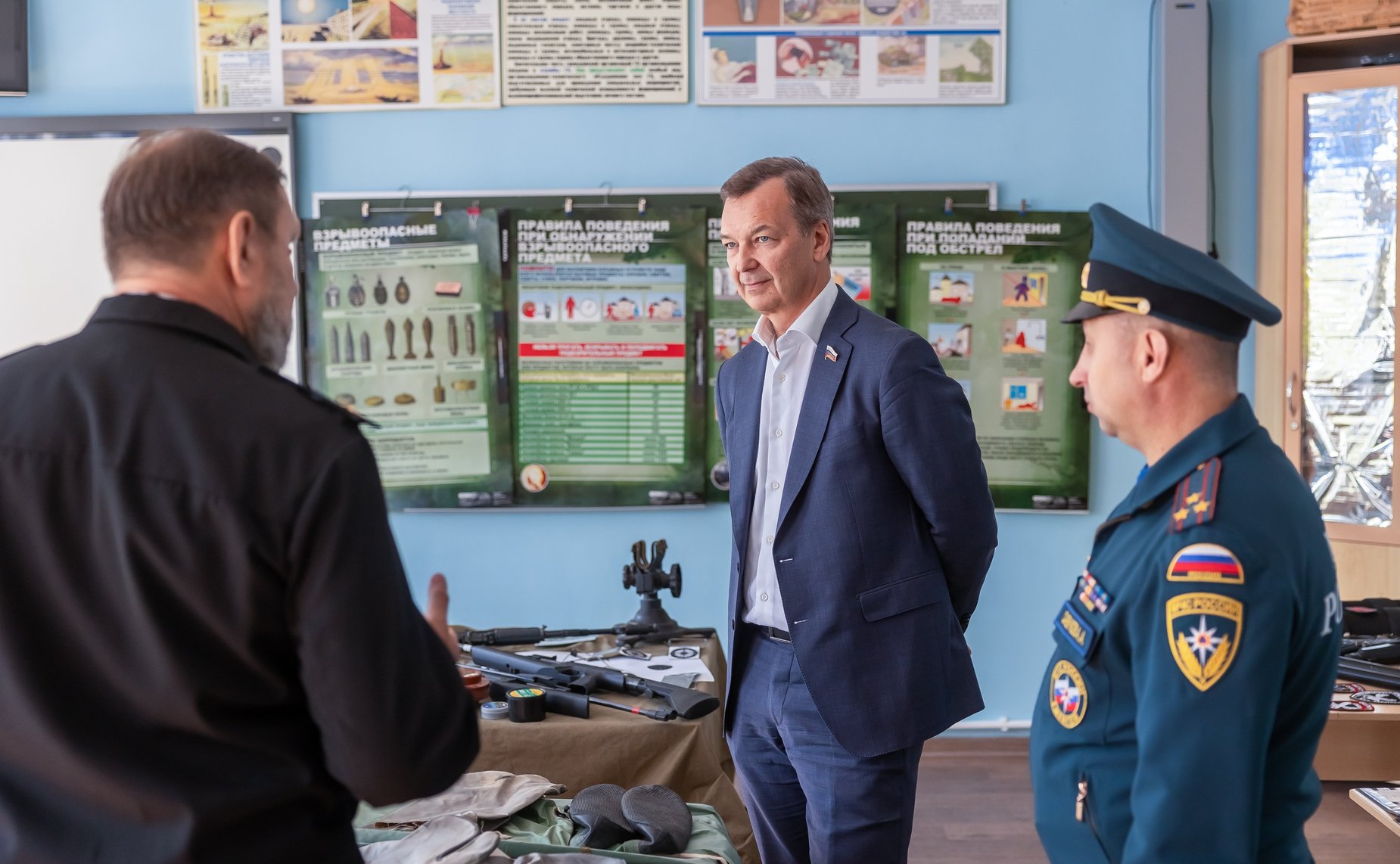 Андрей Яцкин посетил среднюю образовательную школу №6, на базе которой в этом году было сформировано 28 кадетских классов