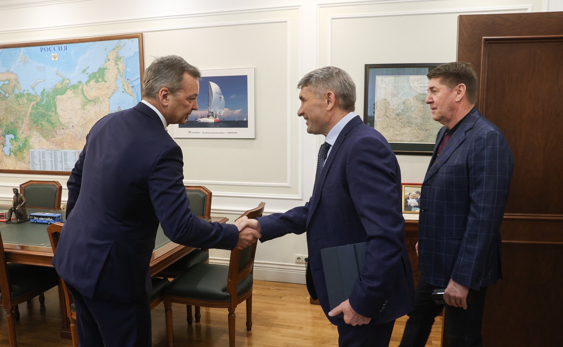 Александр Яцкин провел встречу с главой Чувашской Республики Олегом Николаевым
