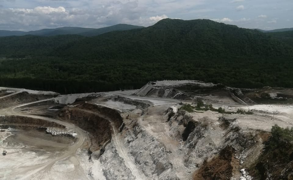 Юрий Валяев посетил градообразующее предприятие поселка Кульдур в Еврейской автономной области