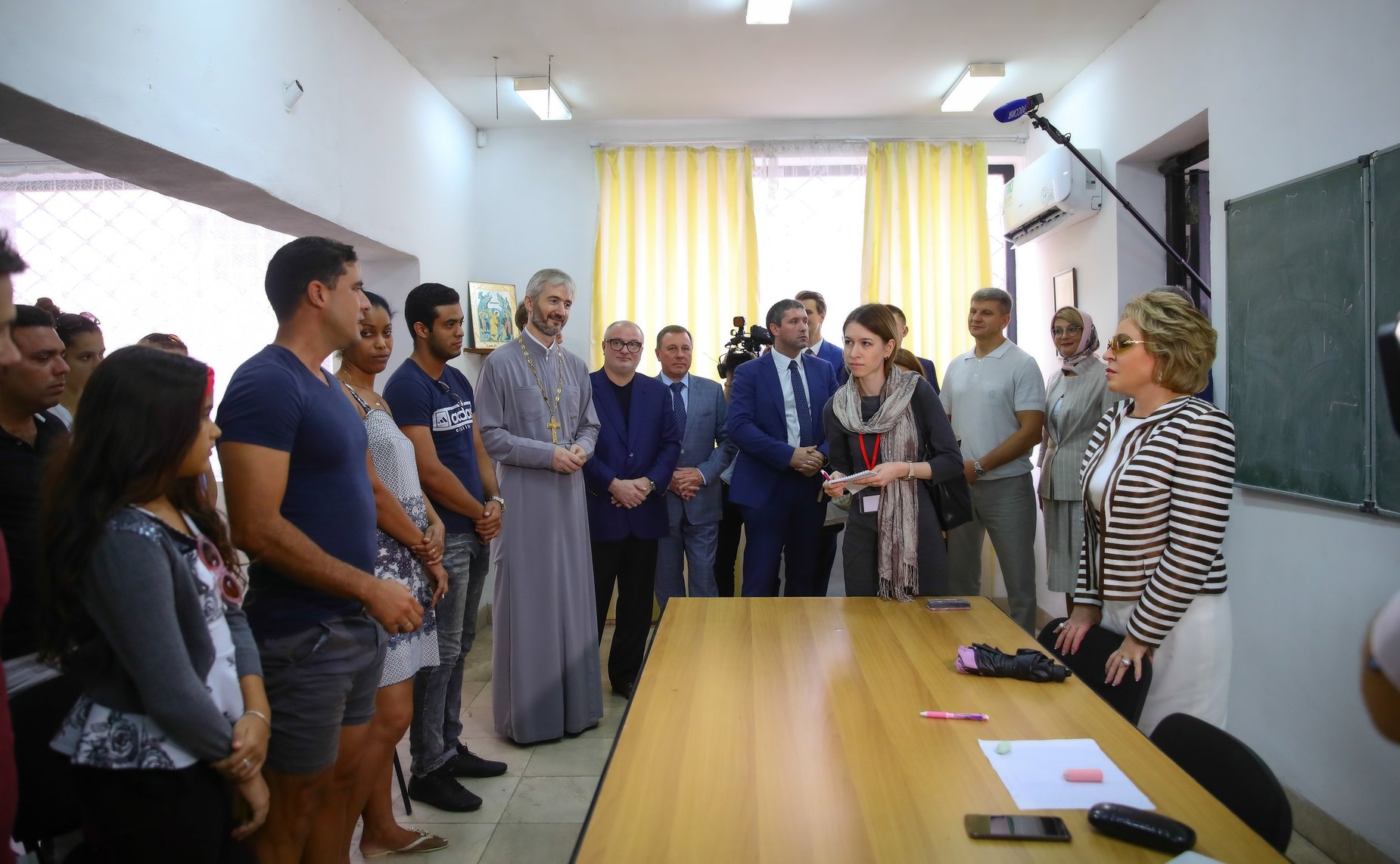 Валентина Матвиенко посетила в Гаване храм Казанской Иконы Божией Матери и пообщалась со студентами, изучающими русский язык