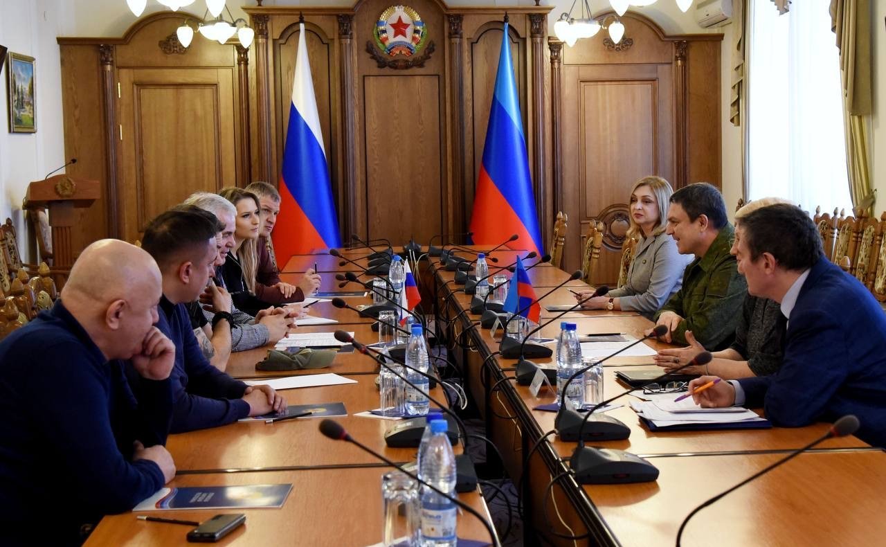 Рабочая встреча Айрата Гибатдинова с главой ЛНР Леонидом Пасечником