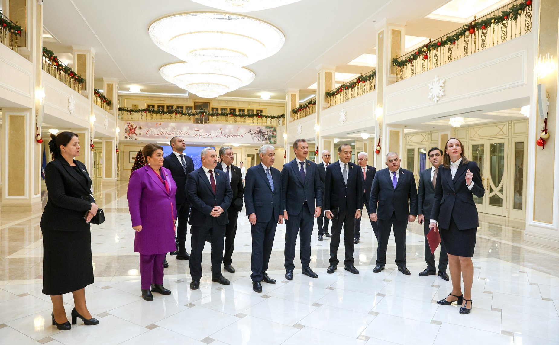 Экскурсия по Совету Федерации для делегации Милли Меджлиса Азербайджанской Республики во главе с первым заместителем Председателя Милли Меджлиса Азербайджанской Республики Али Ахмедовым