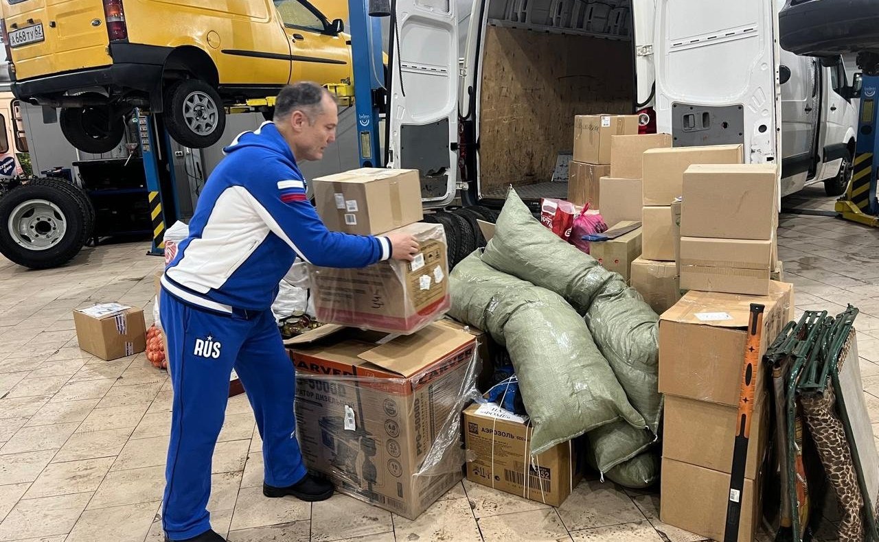 Игорь Мурог принял участие в отправке подарков бойцам в зону СВО