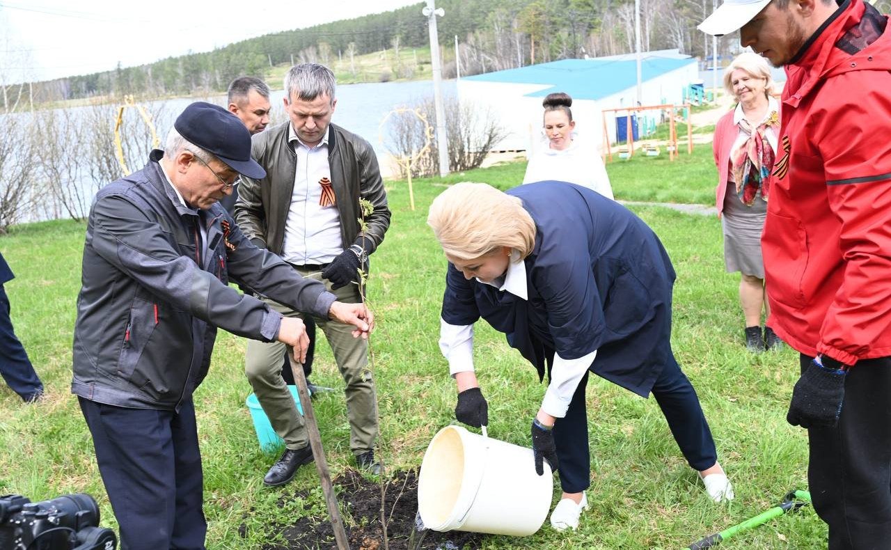 Лилия Гумерова в преддверии празднования 80-летия Великой Победы приняла участие в мероприятиях в Учалинском районе