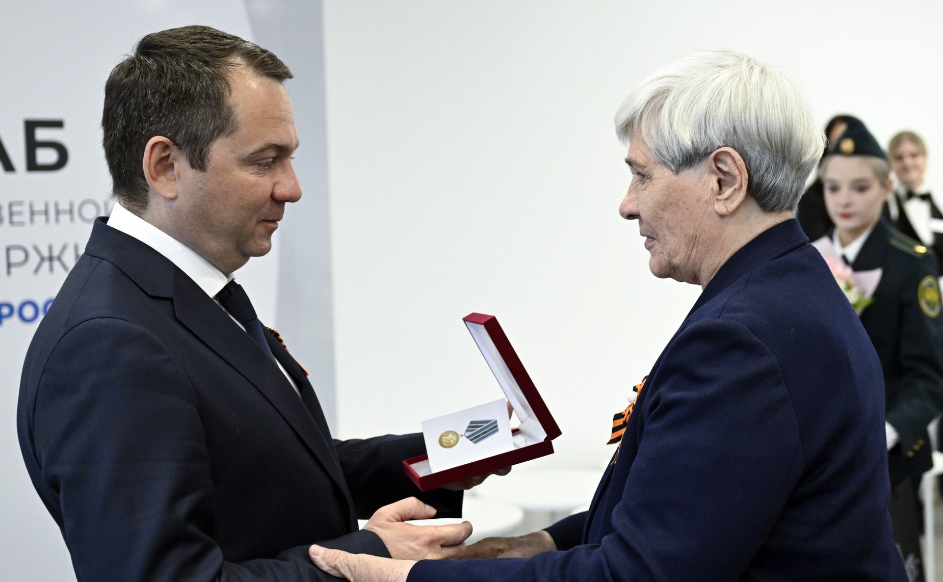 Татьяна Сахарова в рамках работы в регионе приняла участие в торжественном мероприятии с участием ветеранов-блокадников и членов общественной организации «Дети войны»