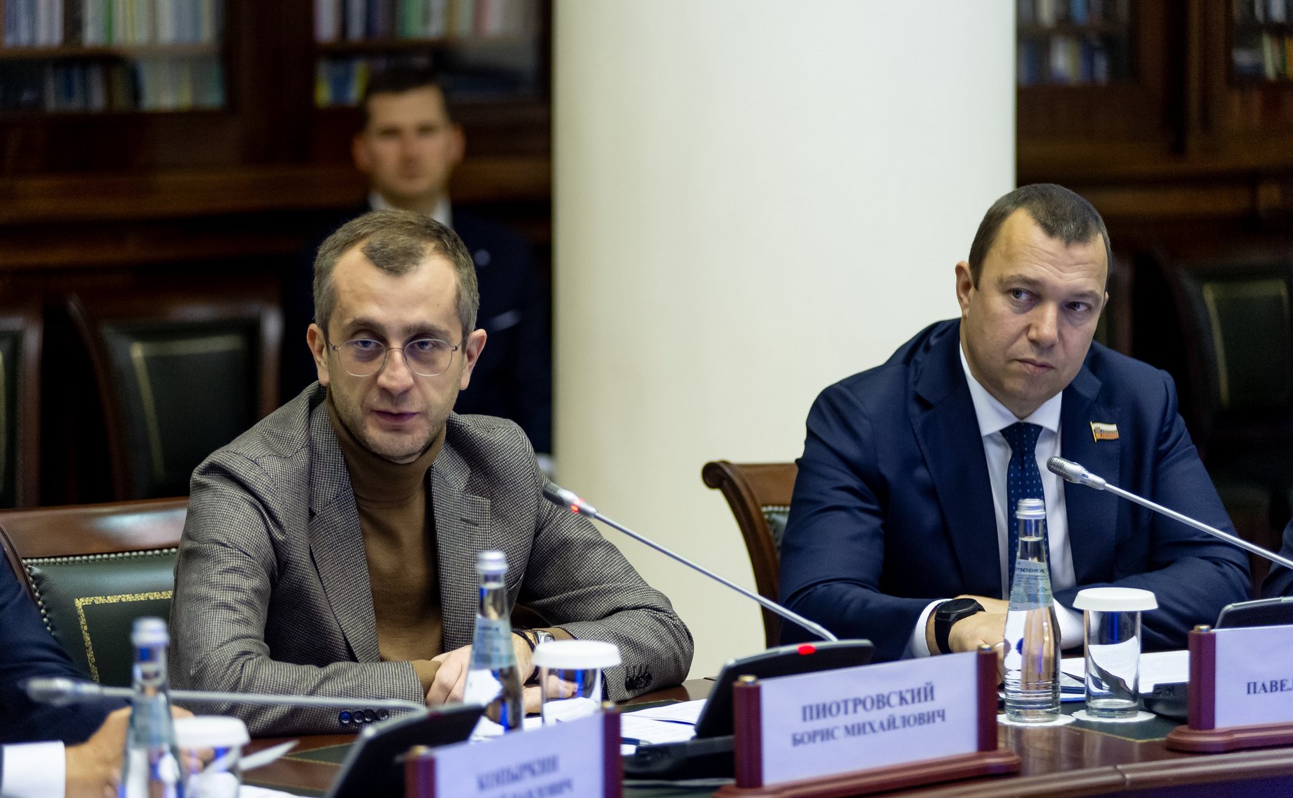 Заместитель Председателя Совета Федерации Юрий Воробьев и заместитель Председателя Национального Собрания Республики Армения Акоб Аршакян провели встречу в Санкт-Петербурге