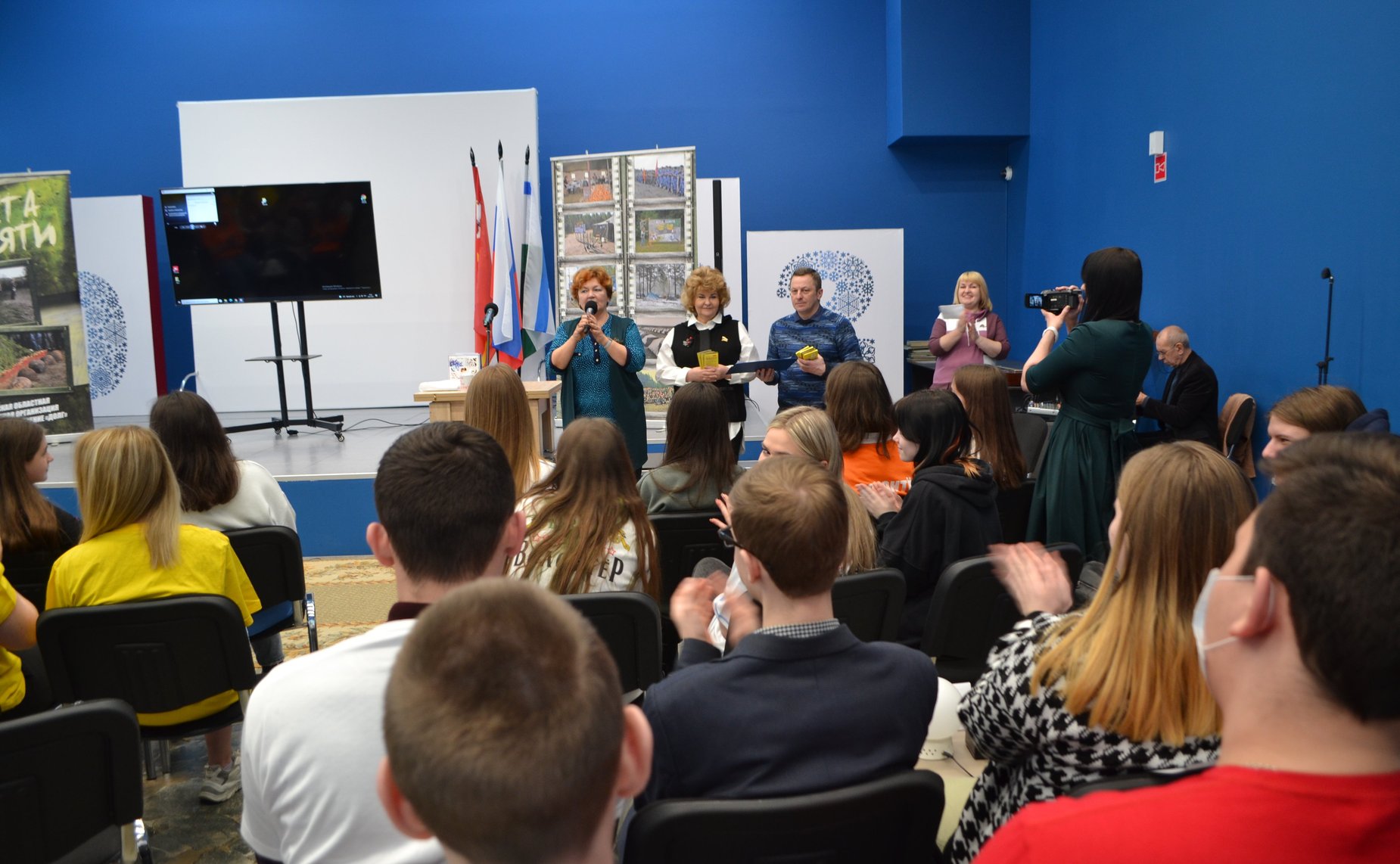 Нина Куликовских провела встречу с волонтерами-медиками, членами школьных и студенческих волонтерских отрядов, отряда по поиску пропавших или заблудившихся людей «Сальвар», патриотических объединений, ведущих добровольческую деятельность