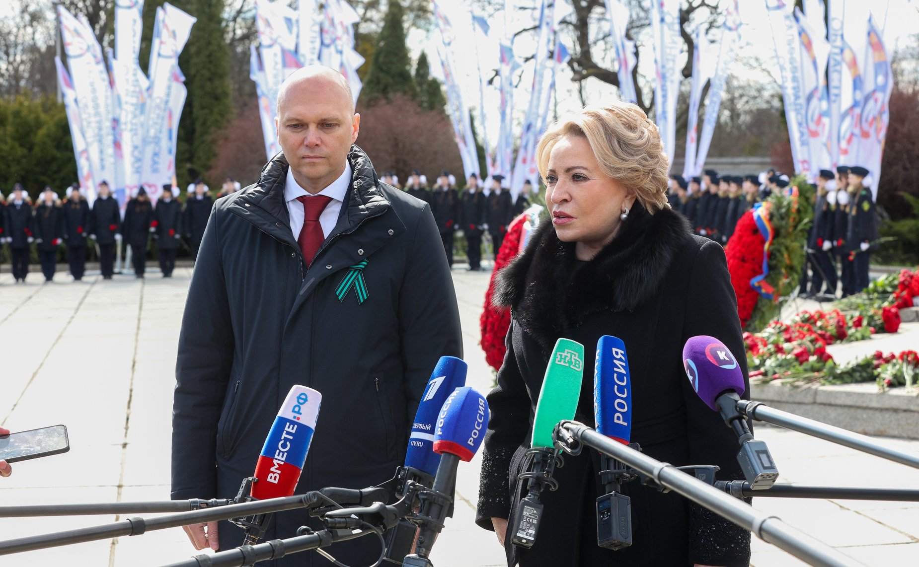 Пресс-подход Председателя Совета Федерации Валентины Матвиенко и губернатора Калининградской области Алексея Беспрозванных