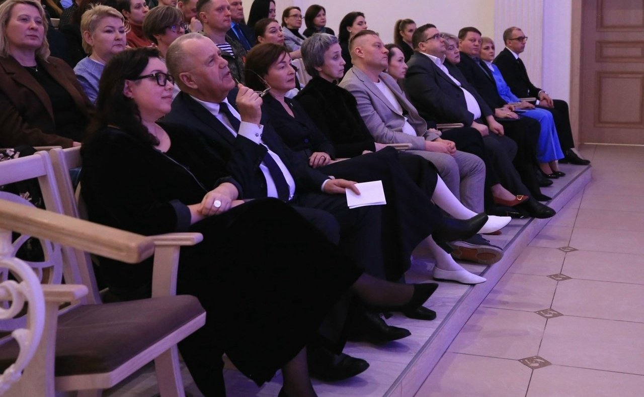 Лариса Круглова поздравила работников культуры Мурманской области с профессиональным праздником