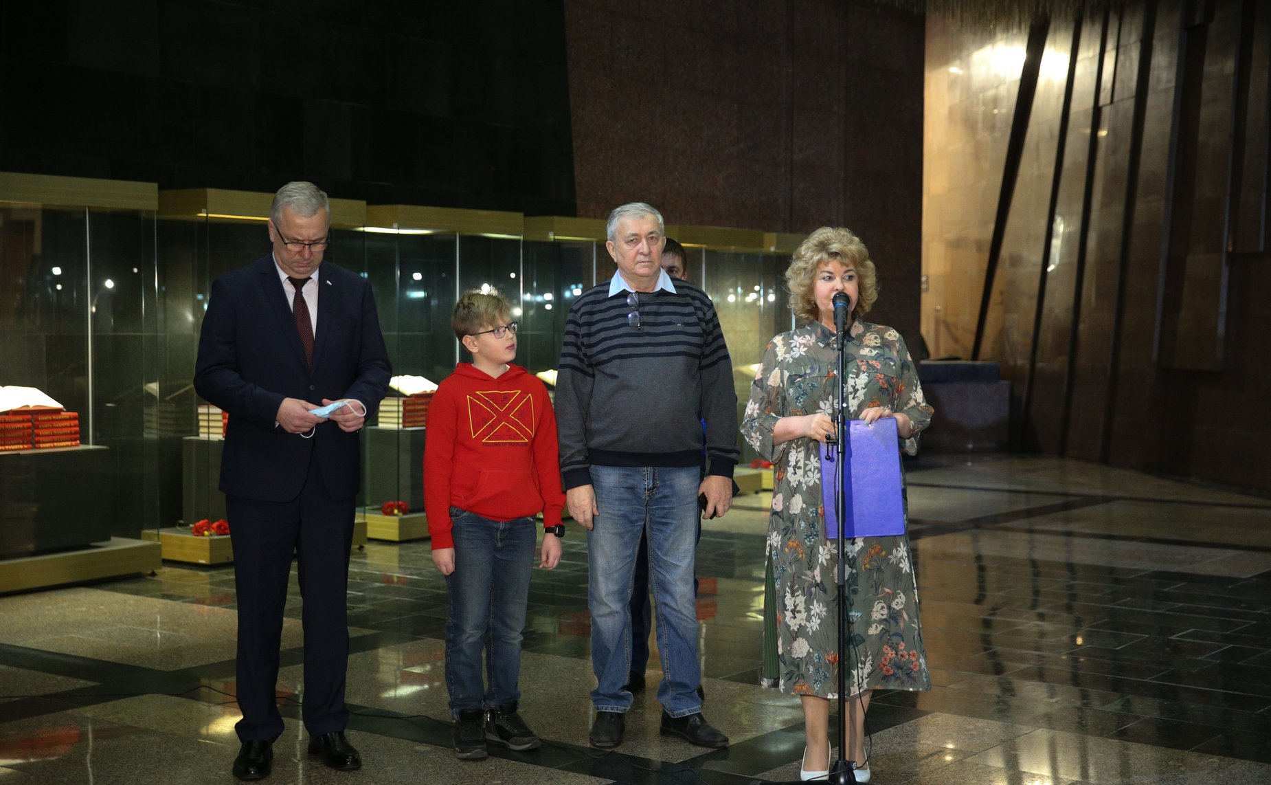 Сенаторы РФ приняли участие в торжественных мероприятиях в Центральном музее Великой Отечественной войны на Поклонной горе, посвященных Дню Неизвестного солдата