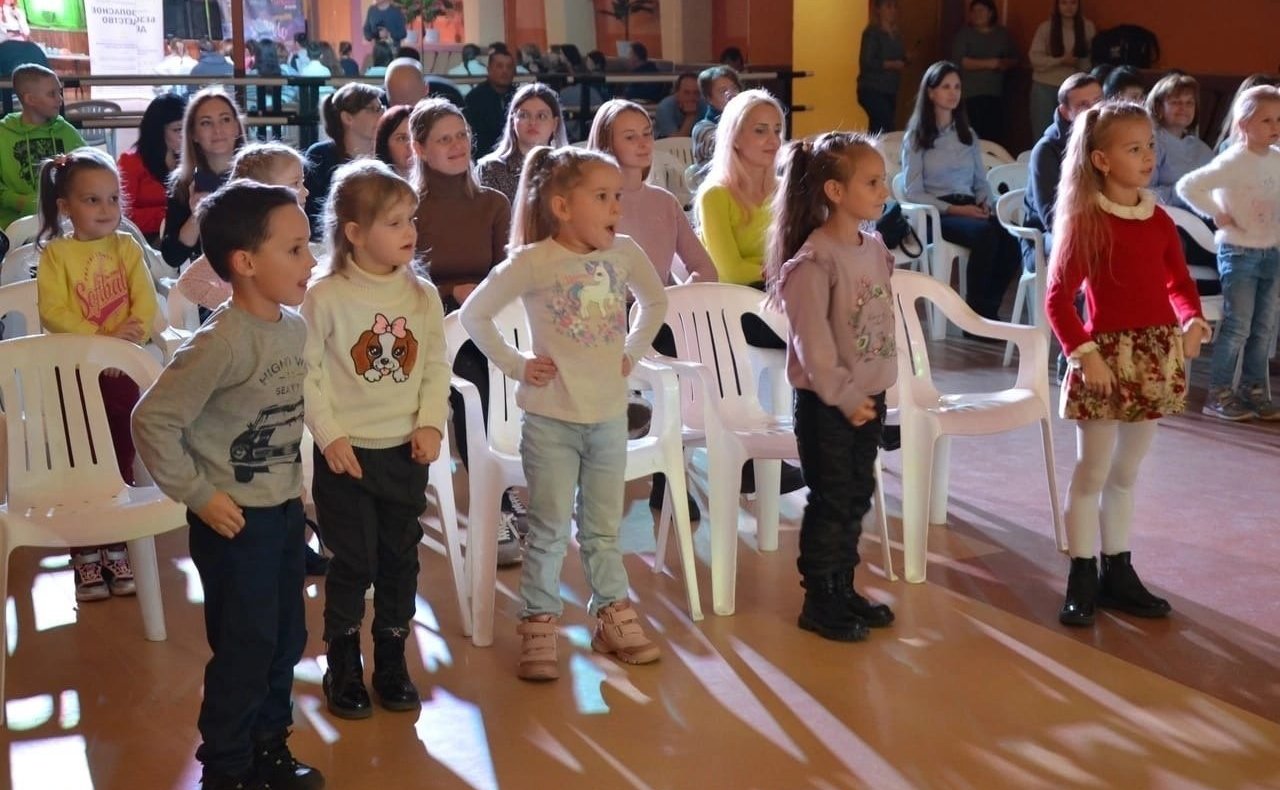 Ирина Кожанова приняла участие в торжественной церемонии награждения победителей городского конкурса рисунков в рамках проекта «Безопасное детство»