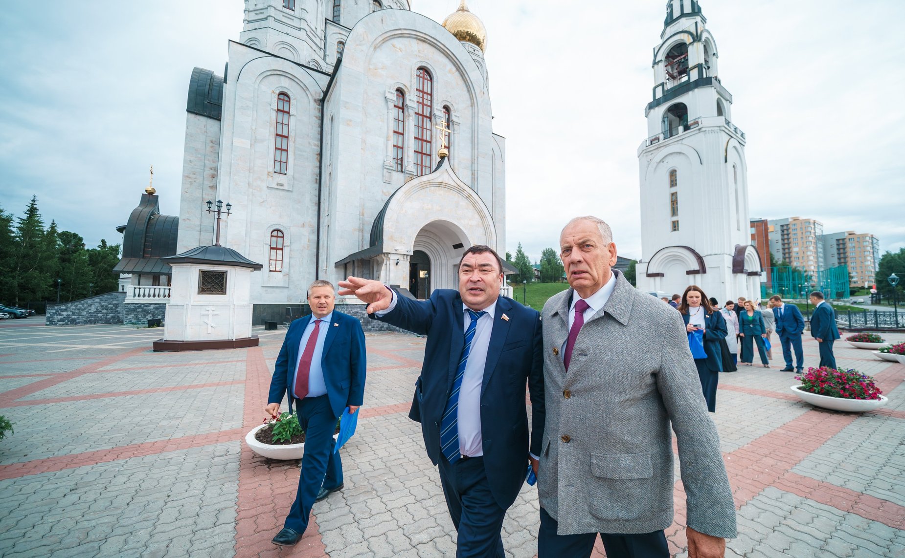 В рамках выездного заседания Комиссии СФ по развитию креативных (творческих) индустрий и народных художественных промыслов в России сенаторы посетили культурно-просветительные и социальные объекты