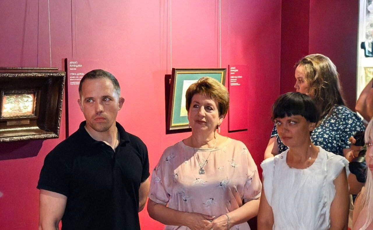 Екатерина Алтабаева приняла участие в акции в открытии выставки «К2. Куинджи-Крымов» в Российской галерее искусств