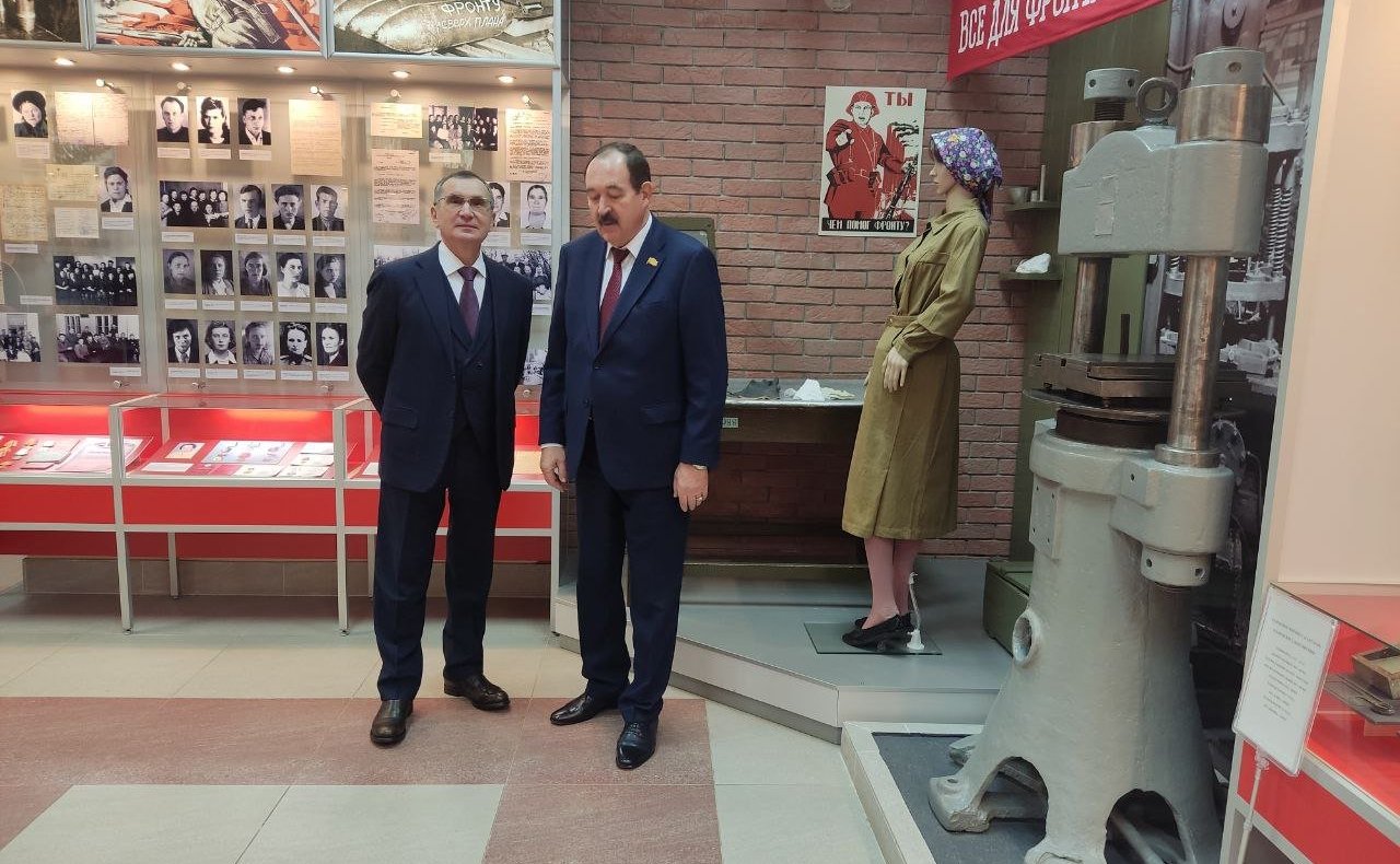 Николай Федоров посетил крупное промышленное предприятие в столице Чувашии