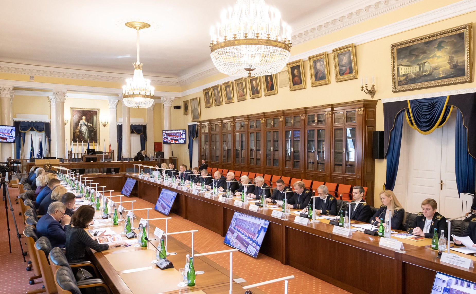 В Санкт-Петербургском Горном университете состоялось выездное заседание Комитета Совета Федерации по науке, образованию и культуре