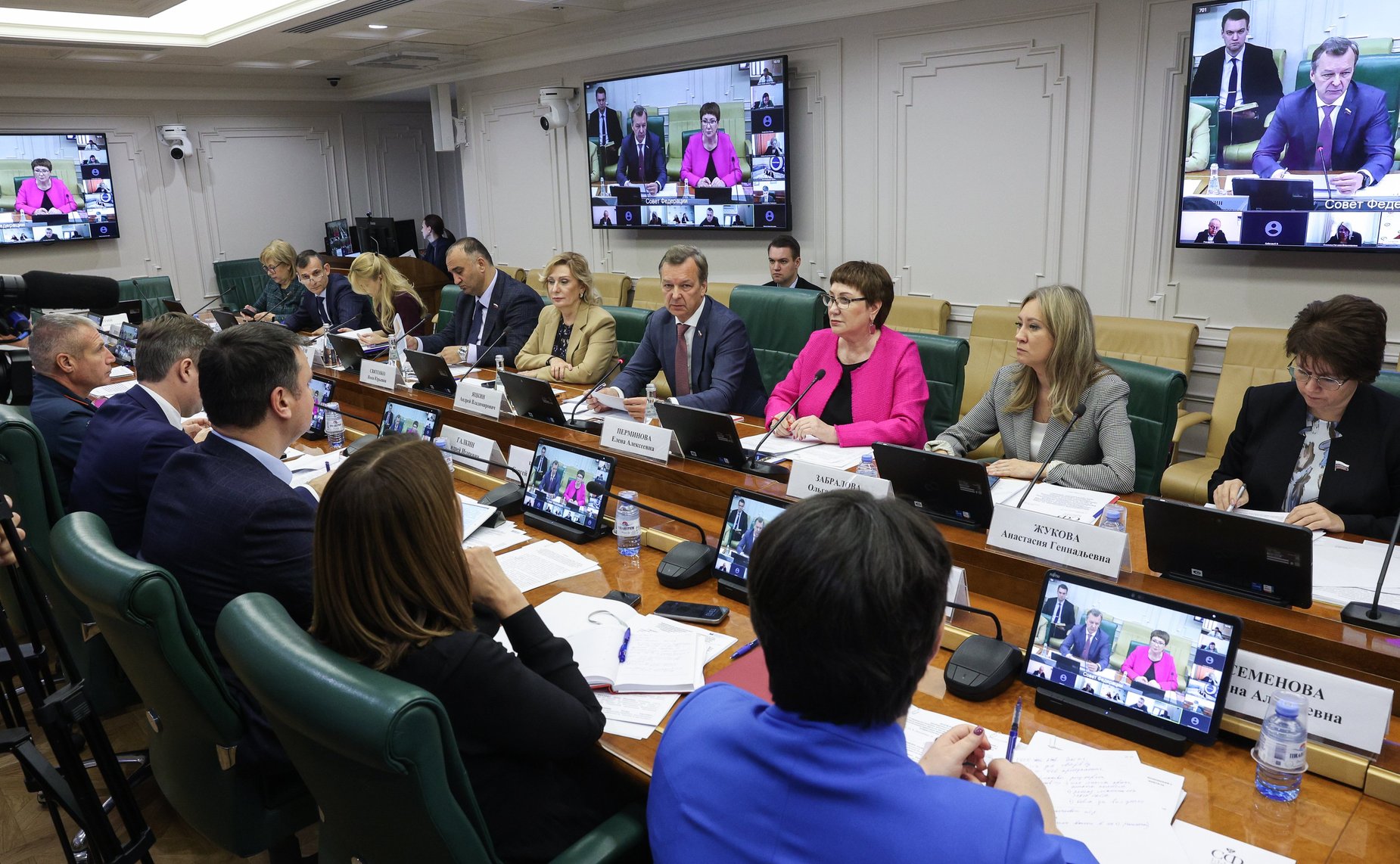 Расширенное совещания на тему «Совершенствование механизма приобретения жилых помещений с использованием средств материнского (семейного) капитала в части исключения практики приобретения жилых помещений, ставших непригодными для проживания граждан»