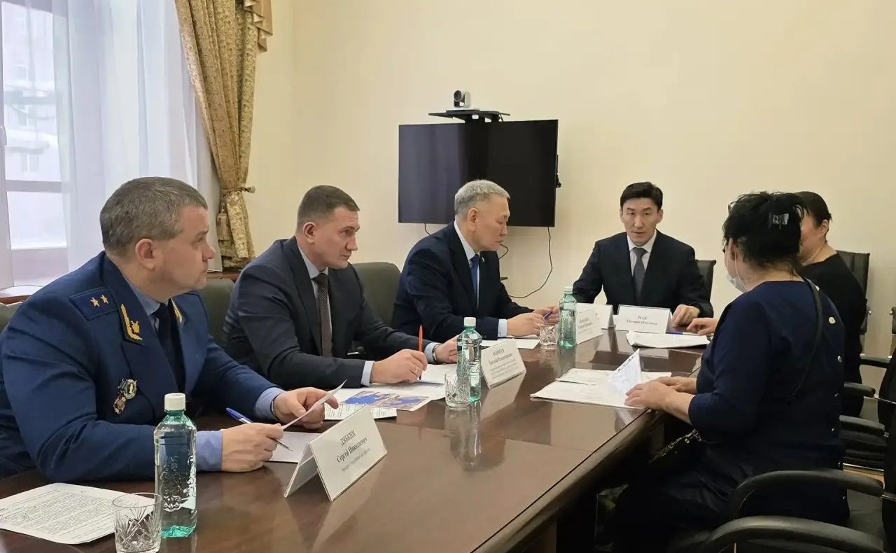 Сахамин Афанасьев совместно с прокурором Якутии Сергеем Дябкиным провели прием граждан