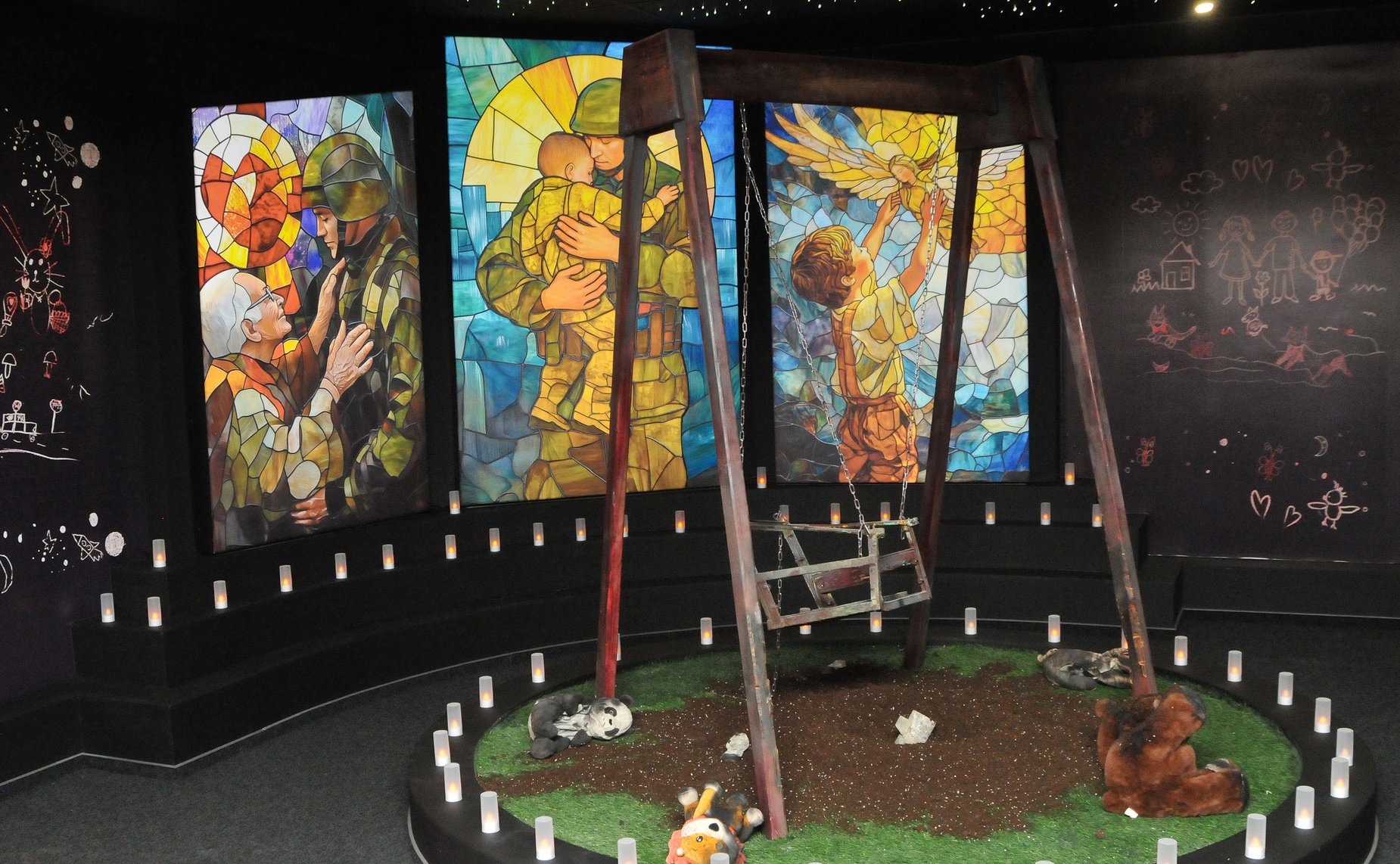 Первый заместитель Председателя СФ Владимир Якушев и глава Донецкой Народной Республики Денис Пушилин открыли в ДНР музей «Поле битвы: Мариуполь»