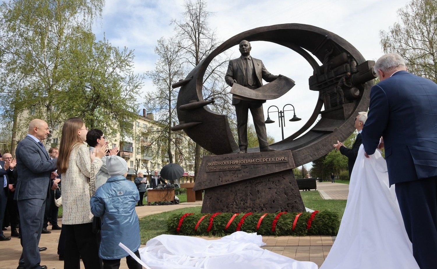 Александр Вайнберг принял участие в открытии памятника нижегородскому кораблестроителю Николаю Сергеевичу Жаркову