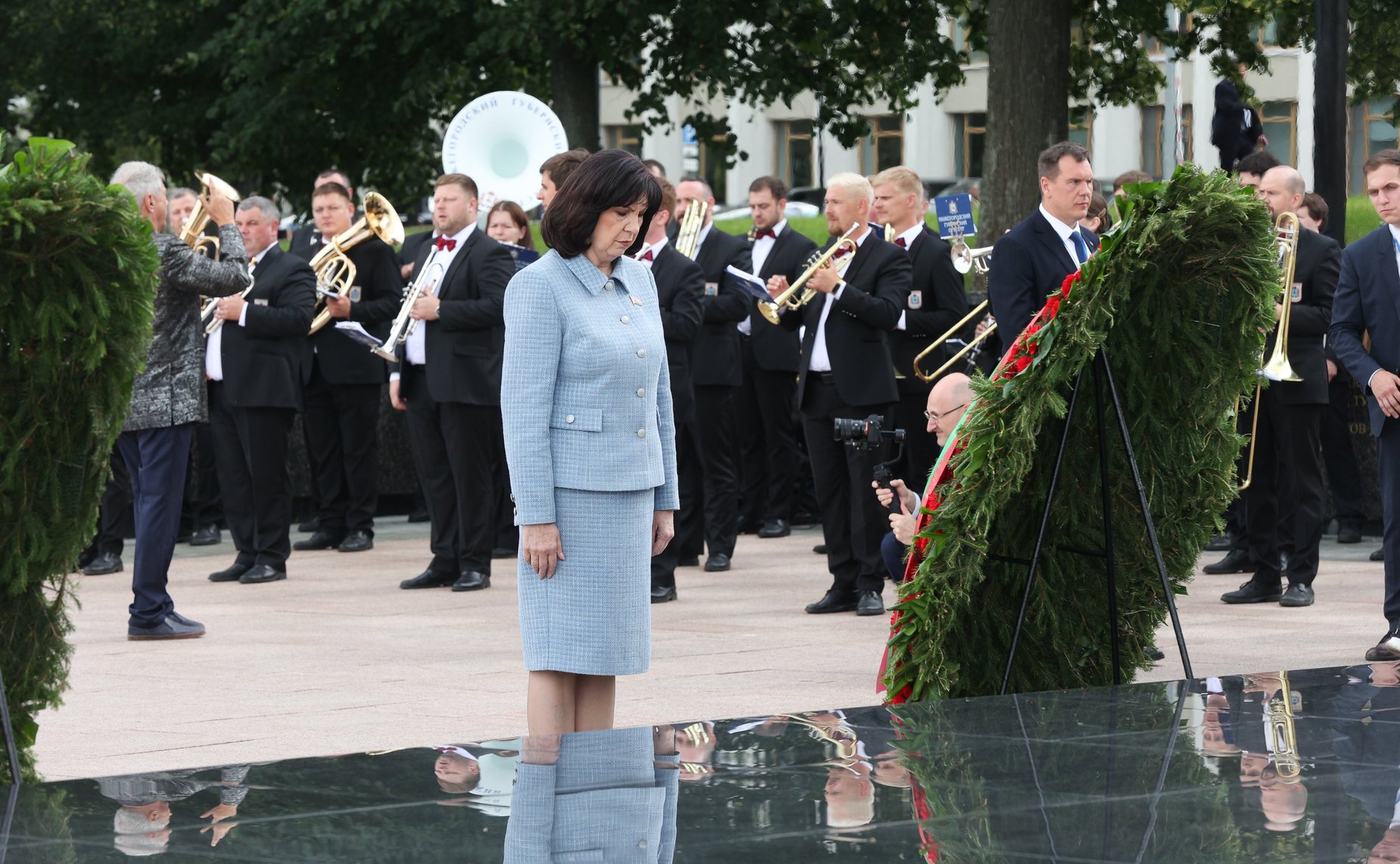 Церемония возложения венков к Вечному огню