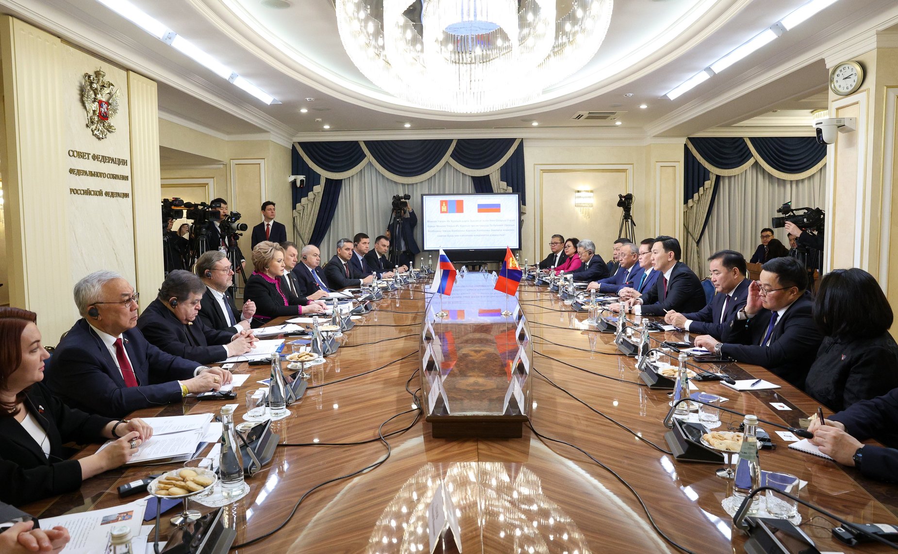 Валентина Матвиенко провела встречу с Председателем Великого Государственного Хурала Монголии Ням-Осорын Учралом