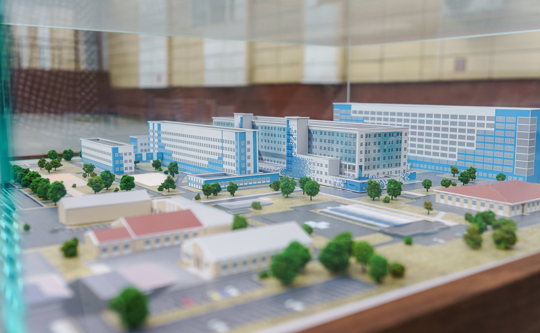 Сенаторы РФ осмотрели площадку строительства приемно-диагностического корпуса государственного бюджетного учреждения здравоохранения Тюменской области «Областная клиническая больница №2»