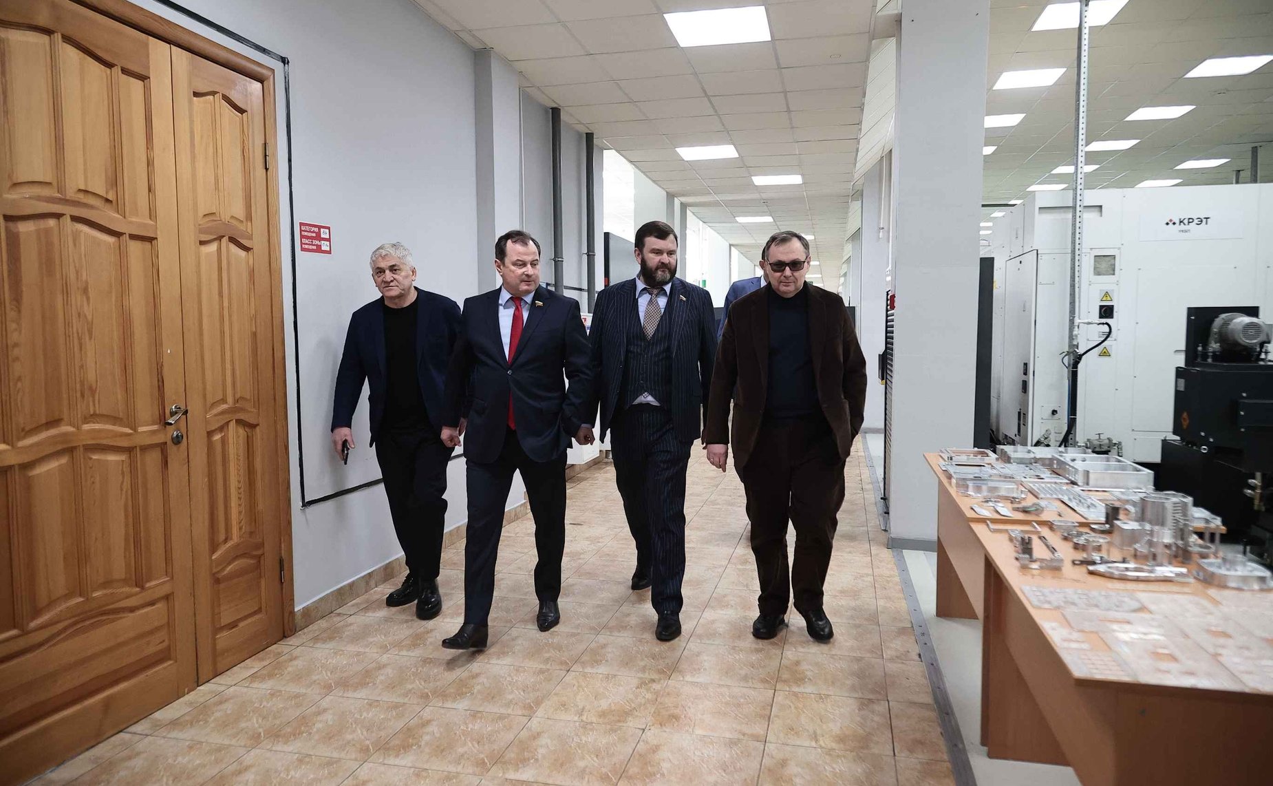 Сенаторы РФ посетили АО «Ульяновское конструкторское бюро приборостроения»