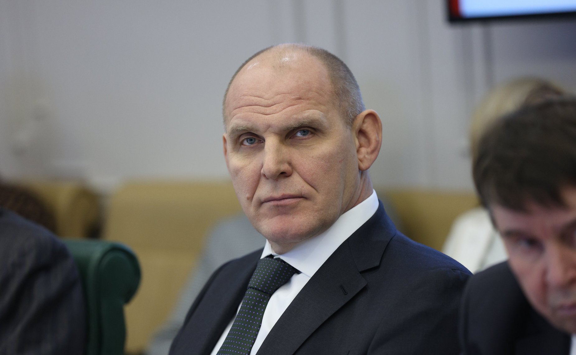 Александр Карелин