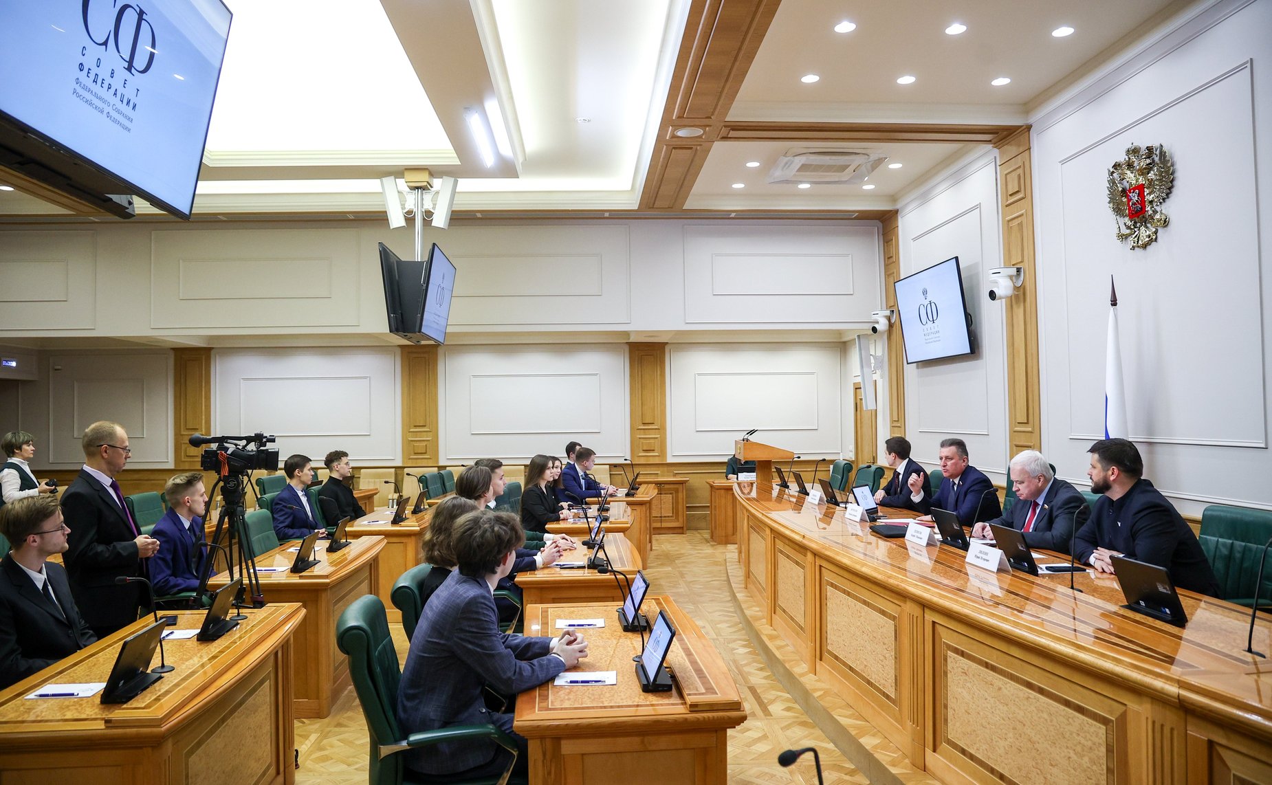 Евгений Богомазов провел встречу с руководителями Представительств Вологодской области в Москве и Санкт-Петербурге и студентами-вологжанами, обучающимися в ВУЗах Москвы и Санкт-Петербурга