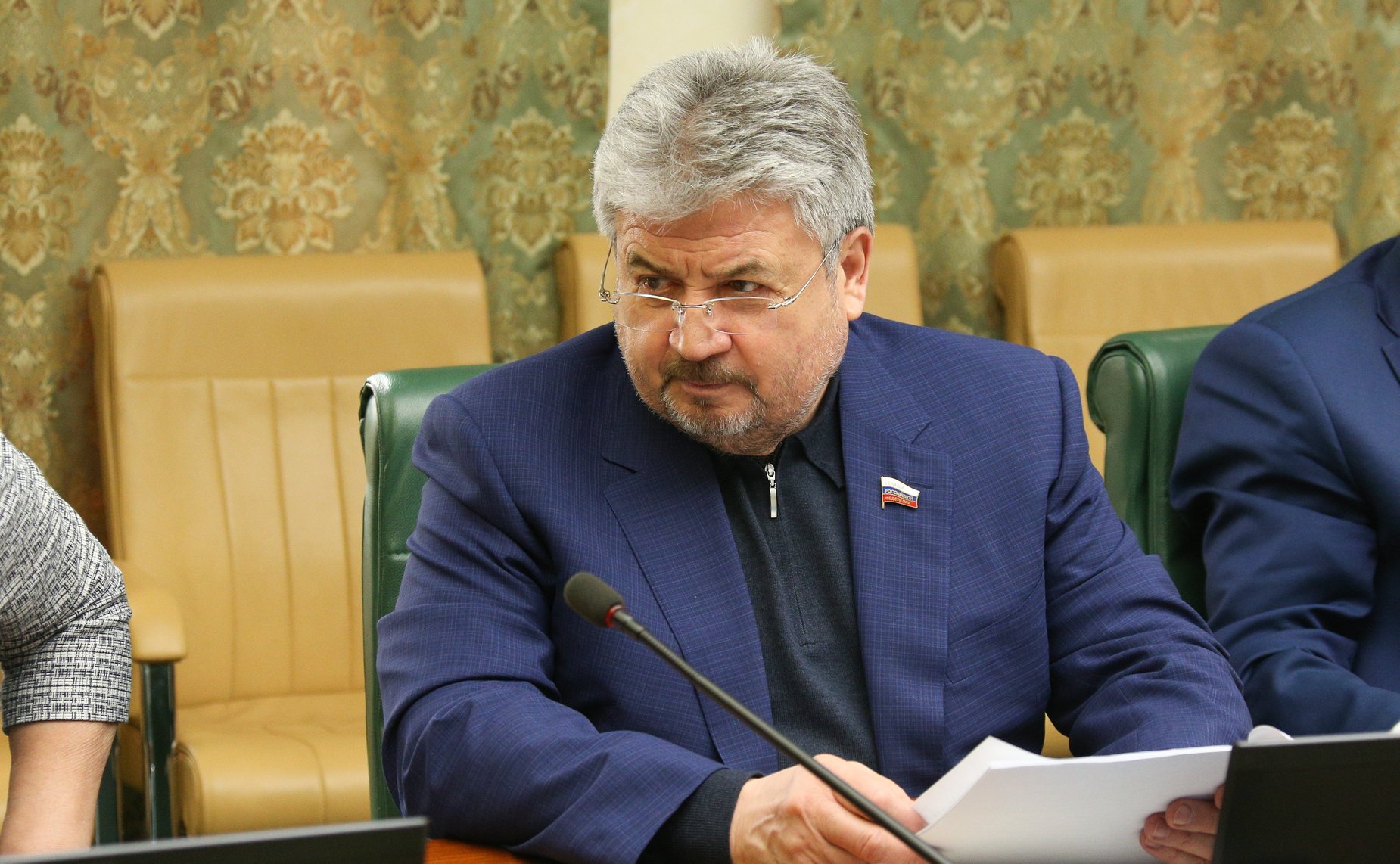 Геннадий Емельянов