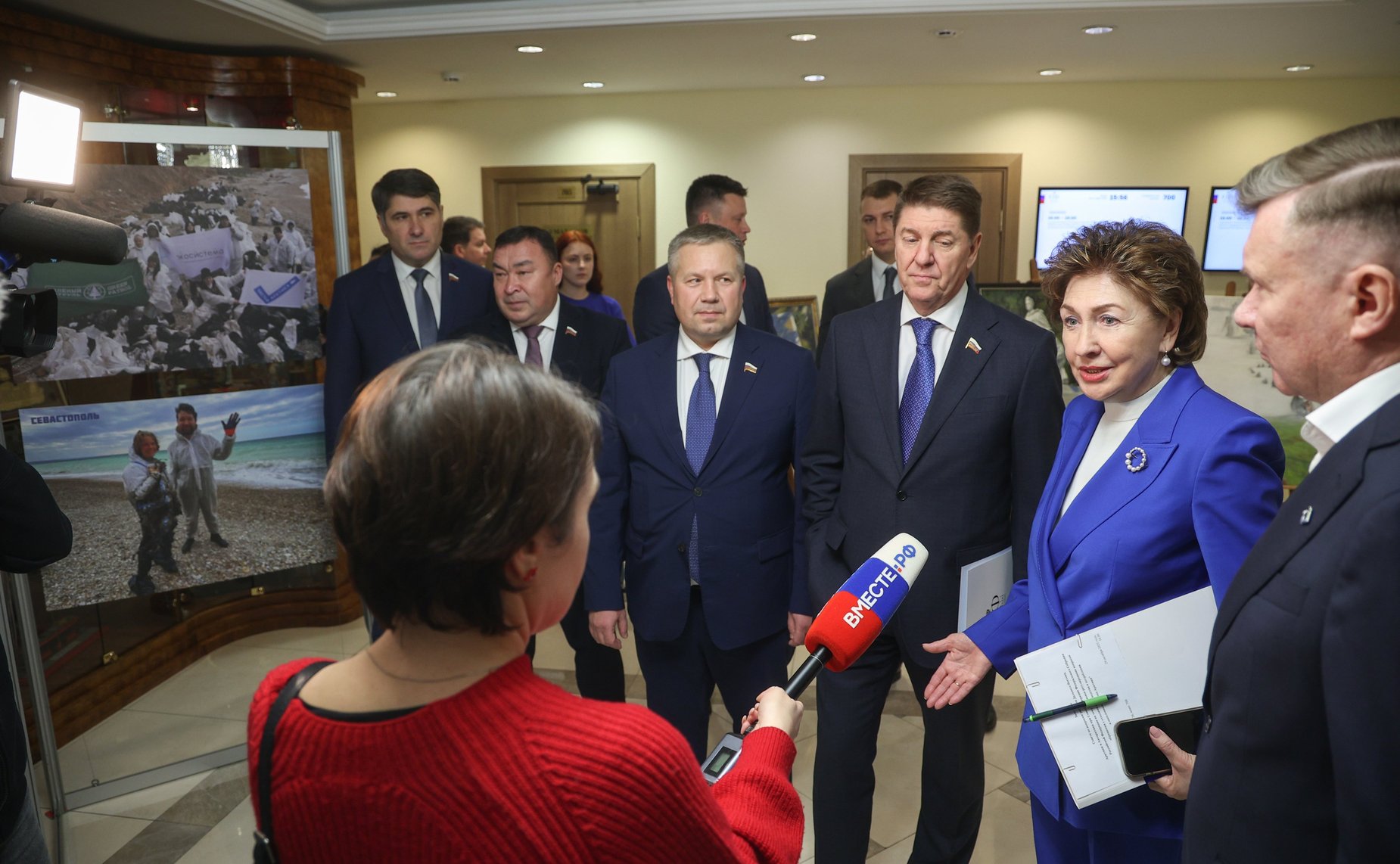 Открытие выставки (15:00, холл 7-го этажа), посвященной проекту по очистке арктических территорий «Чистая Арктика»