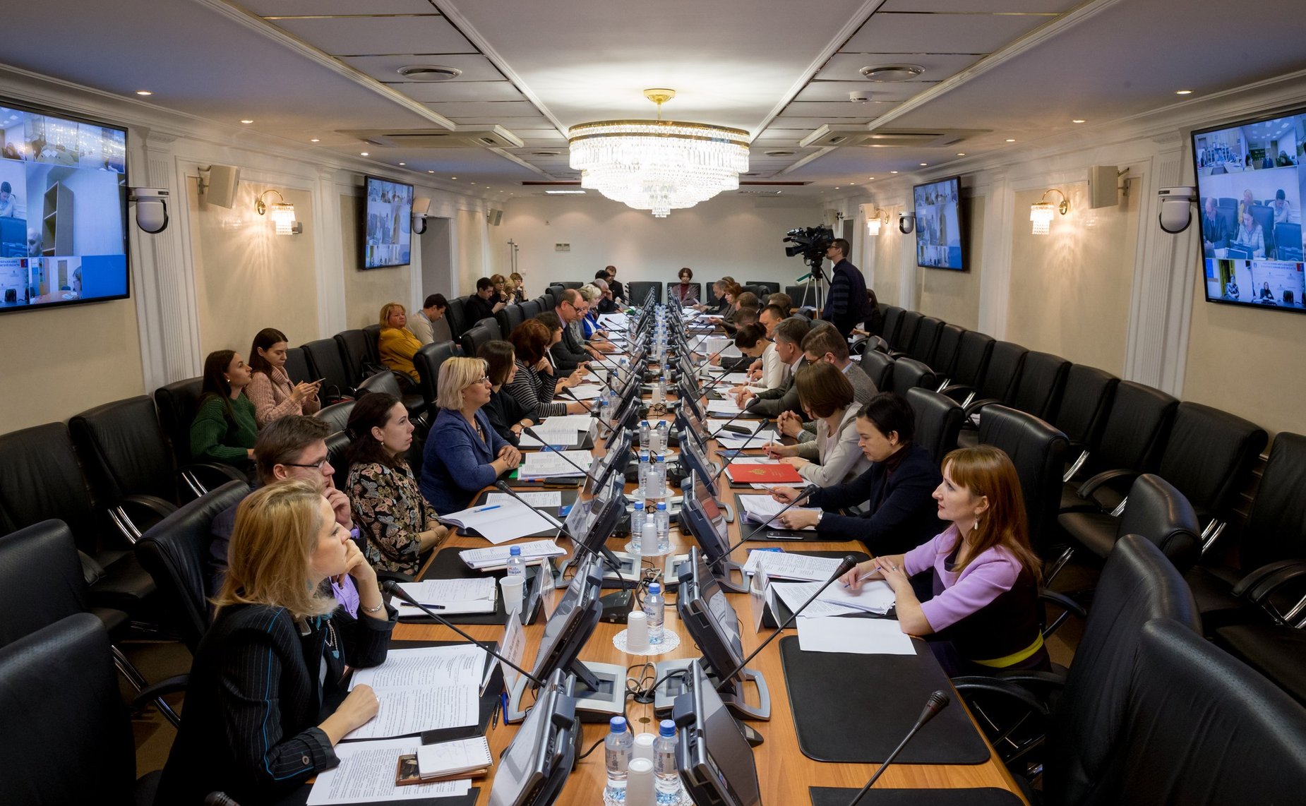 Совещание, посвященное вопросам правового регулирования роли учреждений образования в обучении и воспитании детей