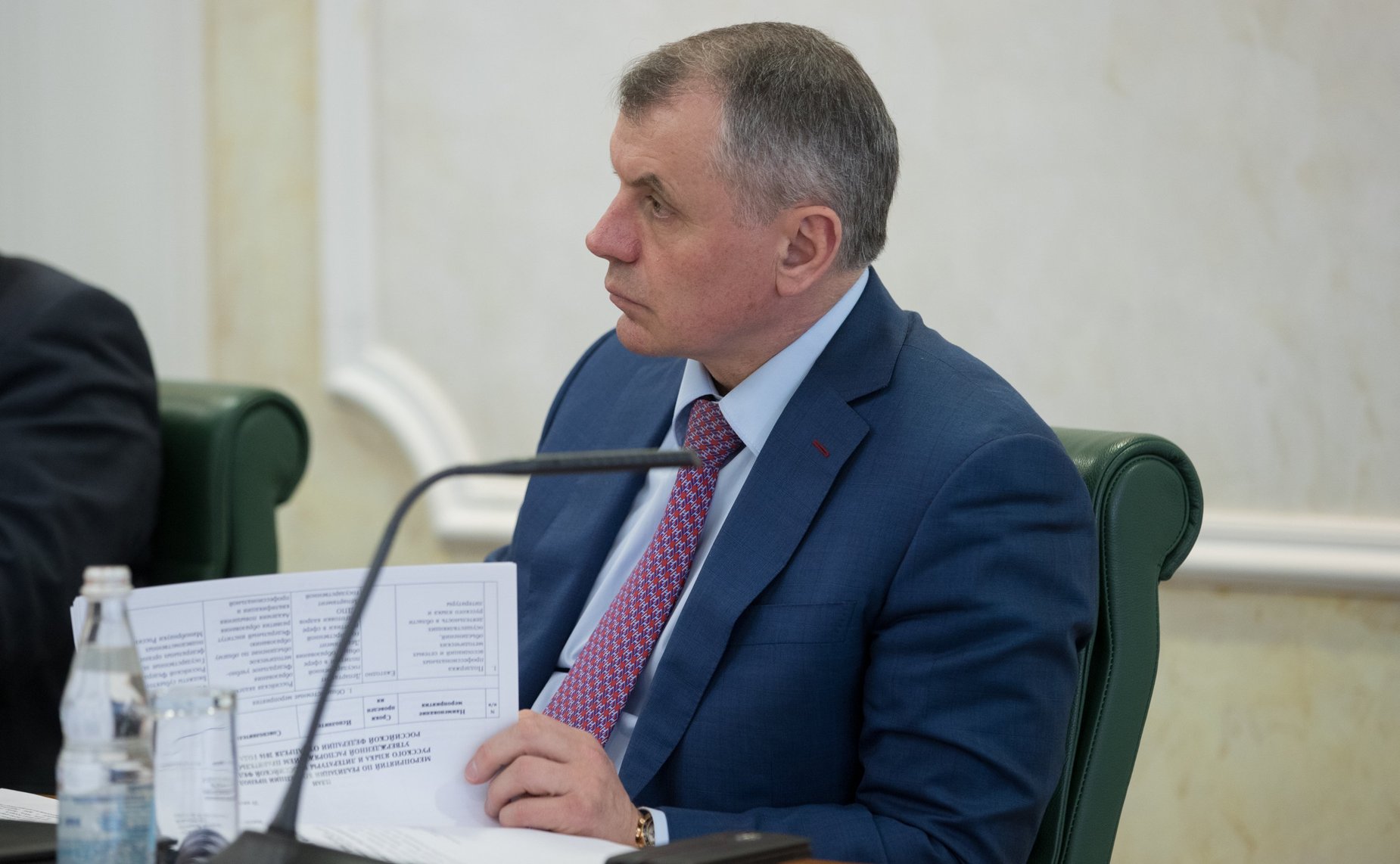 В. Константинов