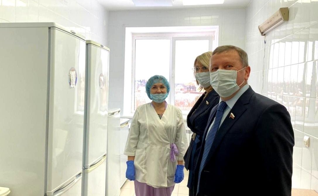 Наталия Косихина и Сергей Березкин ознакомились с работой медицинских учреждений муниципальных образований