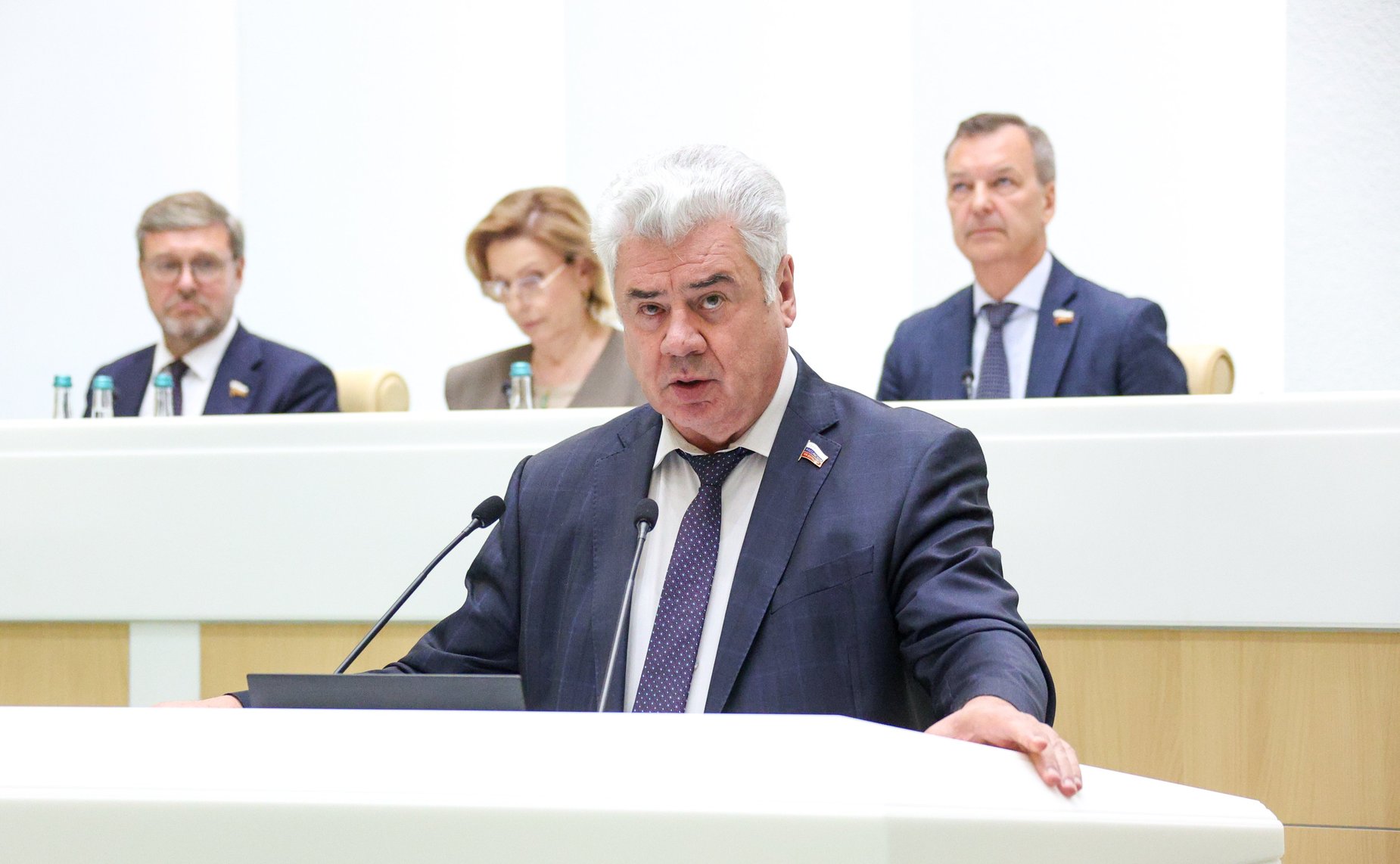 Виктор Бондарев