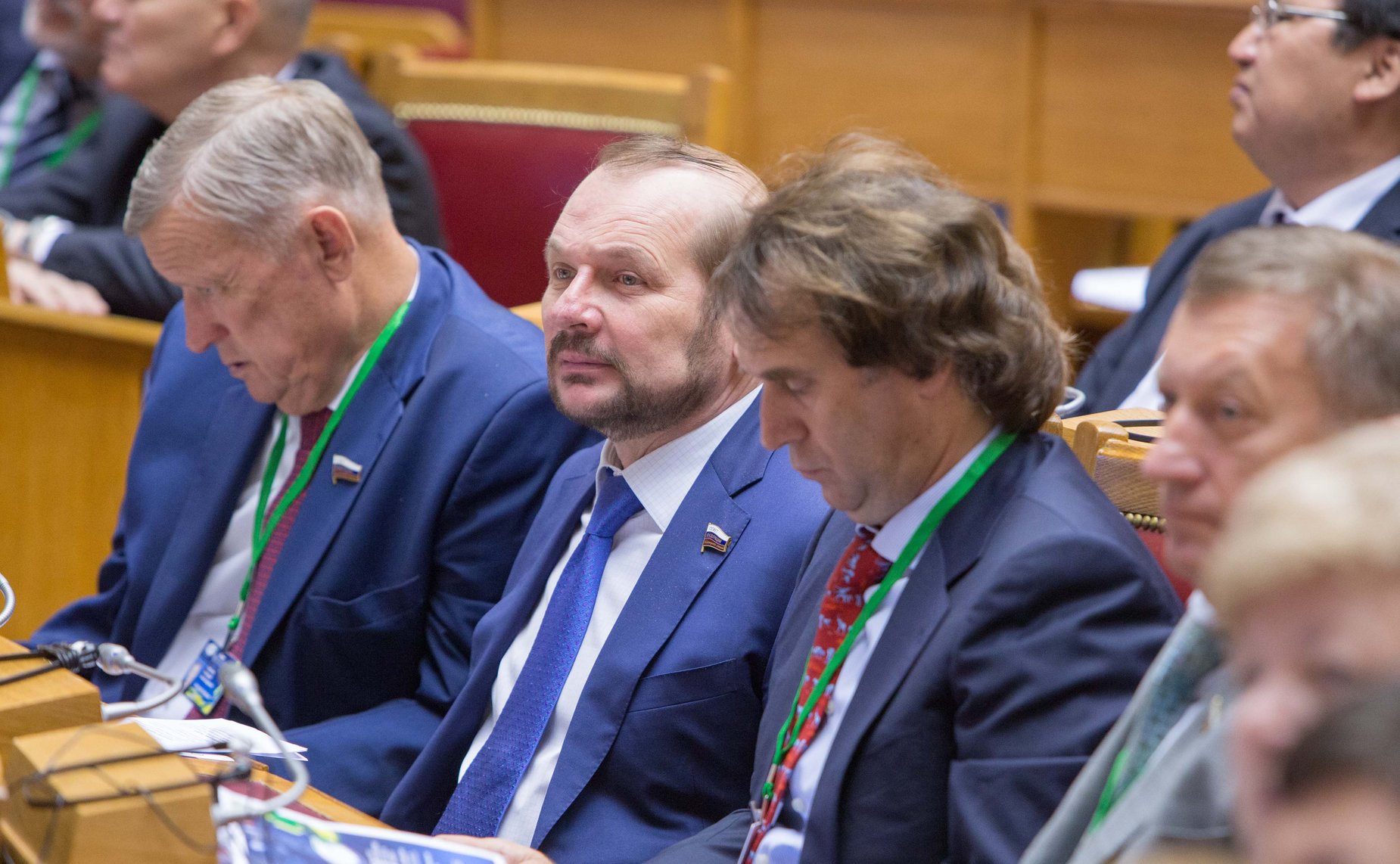 Пленарное заседание VII Невского международного экологического форума Белоусов и Лисовский