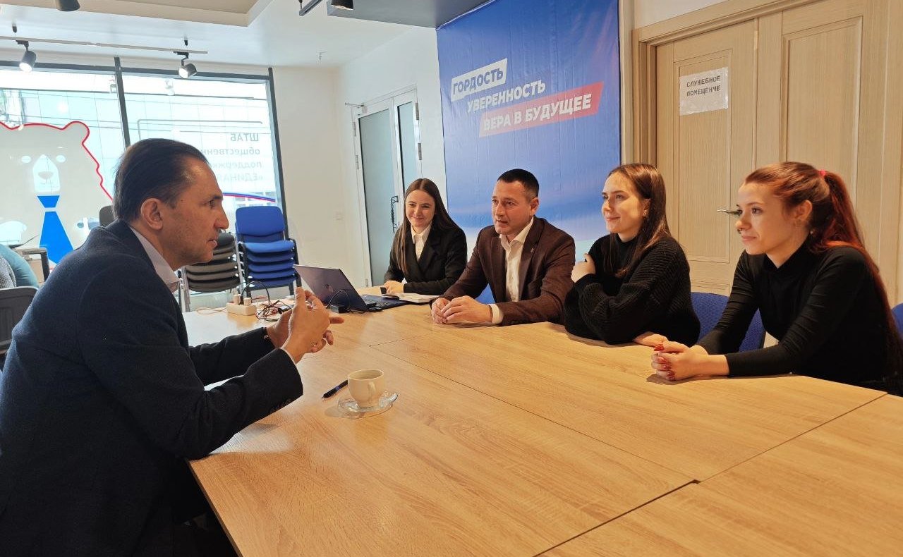 Андрей Хапочкин встретился с ветеранами специальной военной операции, молодыми специалистами и провёл личный приём граждан