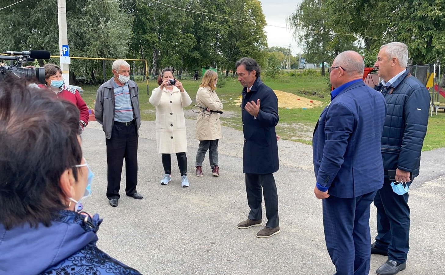 Максим Кавджарадзе в рамках поездки в регион посетил производственные предприятия в Тербунском и Воловском районах