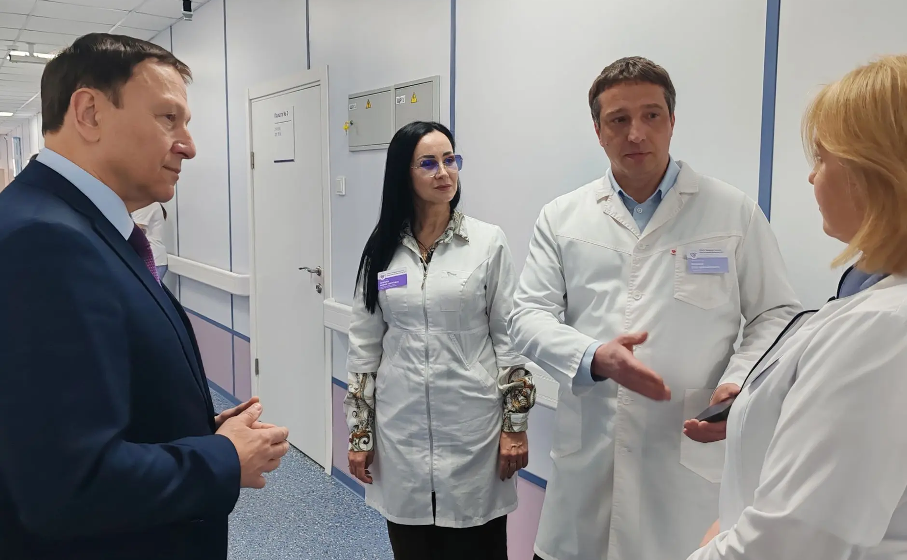 Александр Ролик в ходе работы в регионе ознакомился с организацией комплексной реабилитационной помощи, побеседовал с пациентами и провел встречу с коллективом