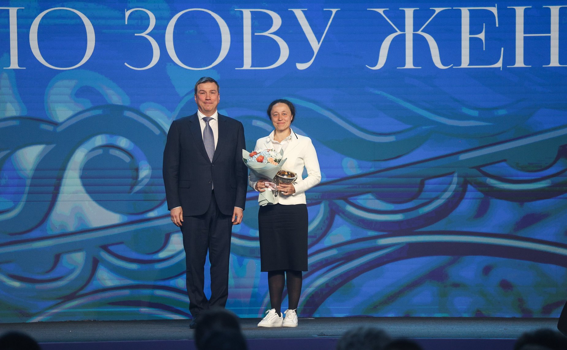 В рамках Всероссийского женского форума «Женщины: сохраняем традиции – развиваем Россию» состоялась Торжественная церемония награждения лауреатов премии «По зову женского сердца»