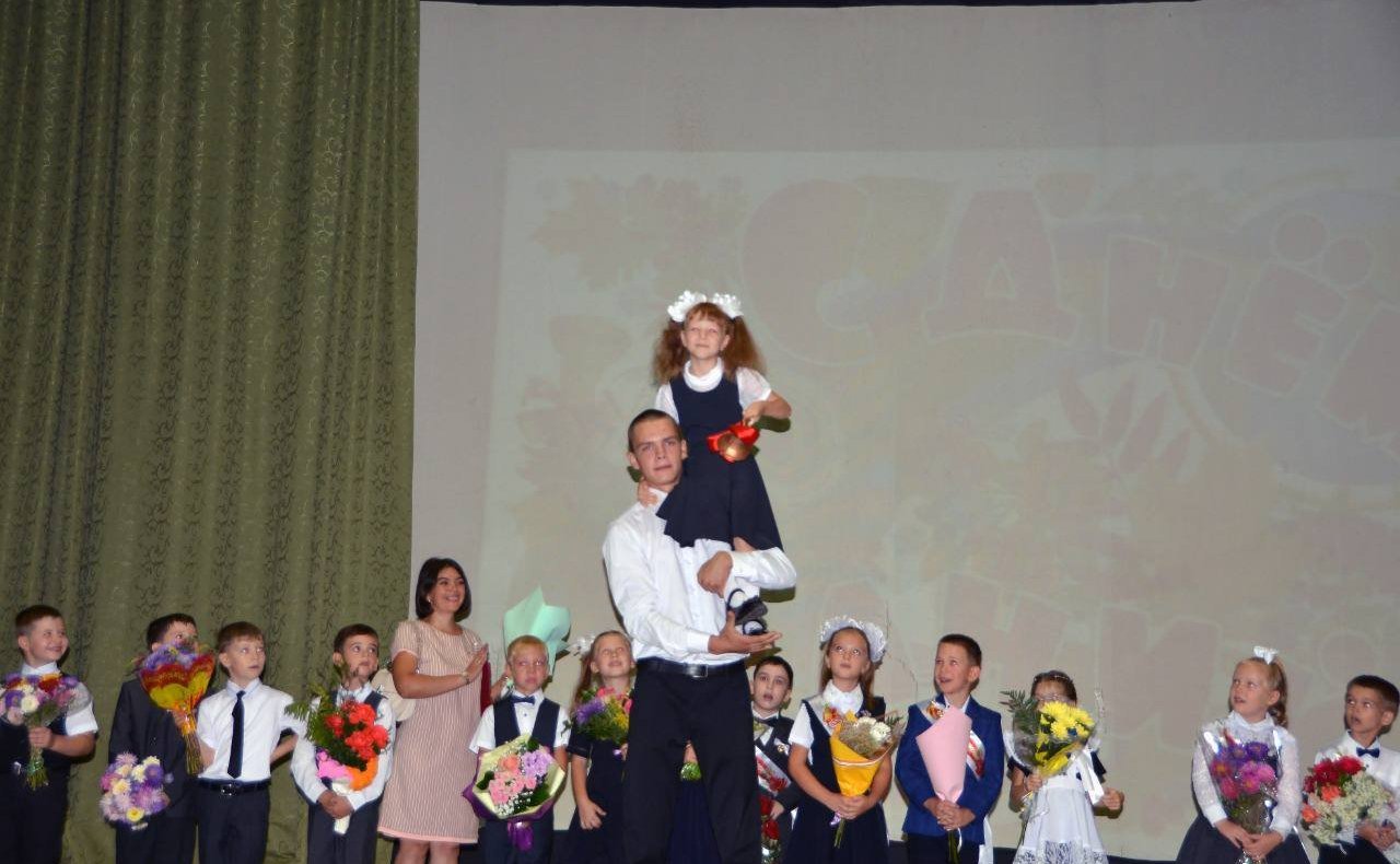 Николай Семисотов поздравил школьников, педагогов и родителей Волгоградской области с наступившим учебным годом