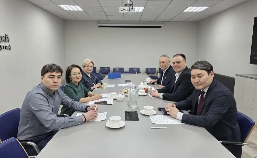 Сахамин Афанасьев встретился с представителями малого и среднего бизнеса региона