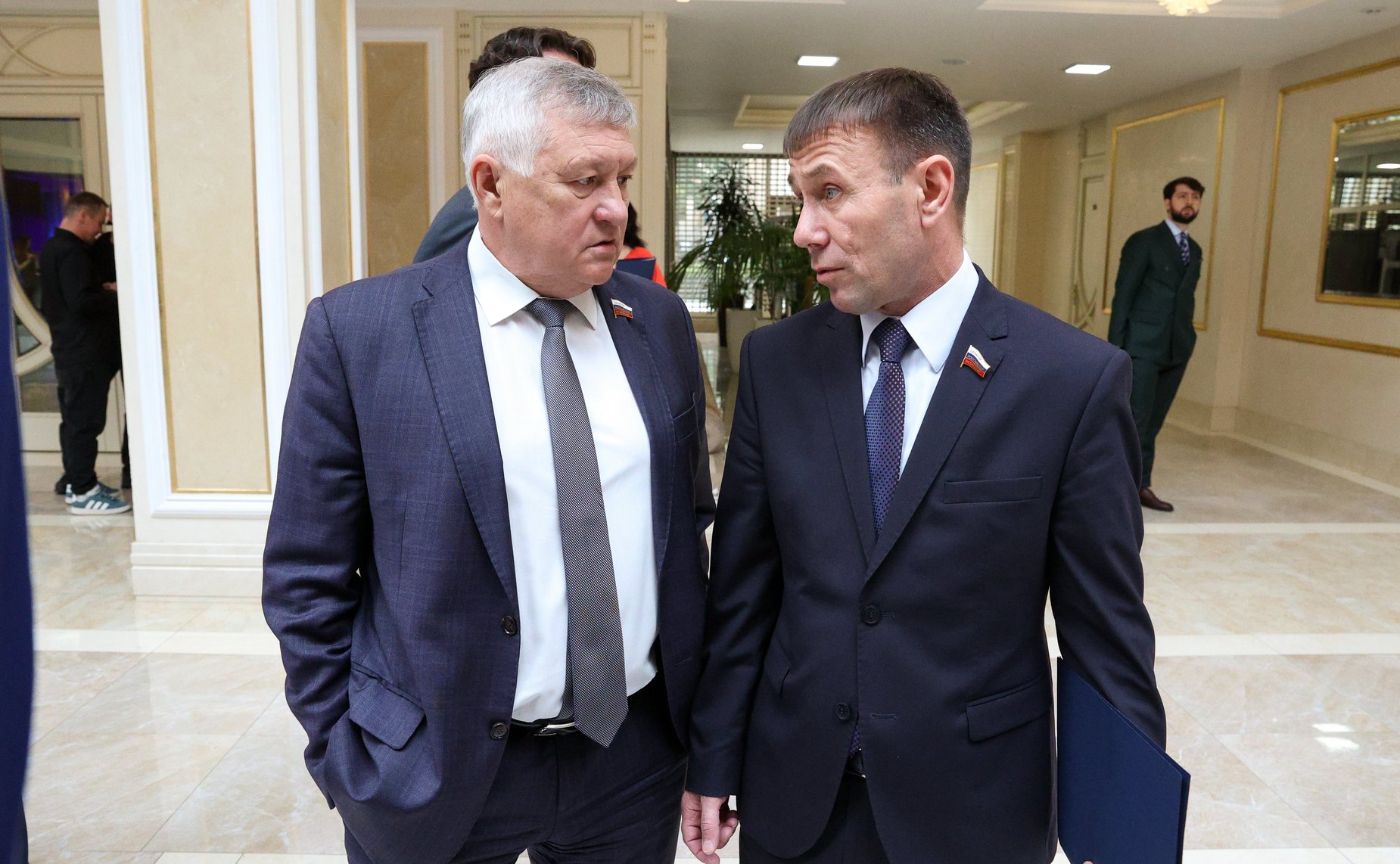 Валентина Матвиенко и Игорь Шувалов осмотрели выставку проектов, получивших поддержку институтов развития ВЭБ.РФ
