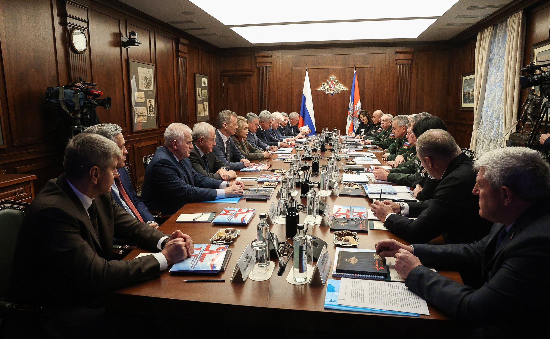 23 октября 2023 года. Выездное совещание Комитета СФ по обороне и безопасности с участием Председателя СФ Валентины Матвиенко и руководства Минобороны России